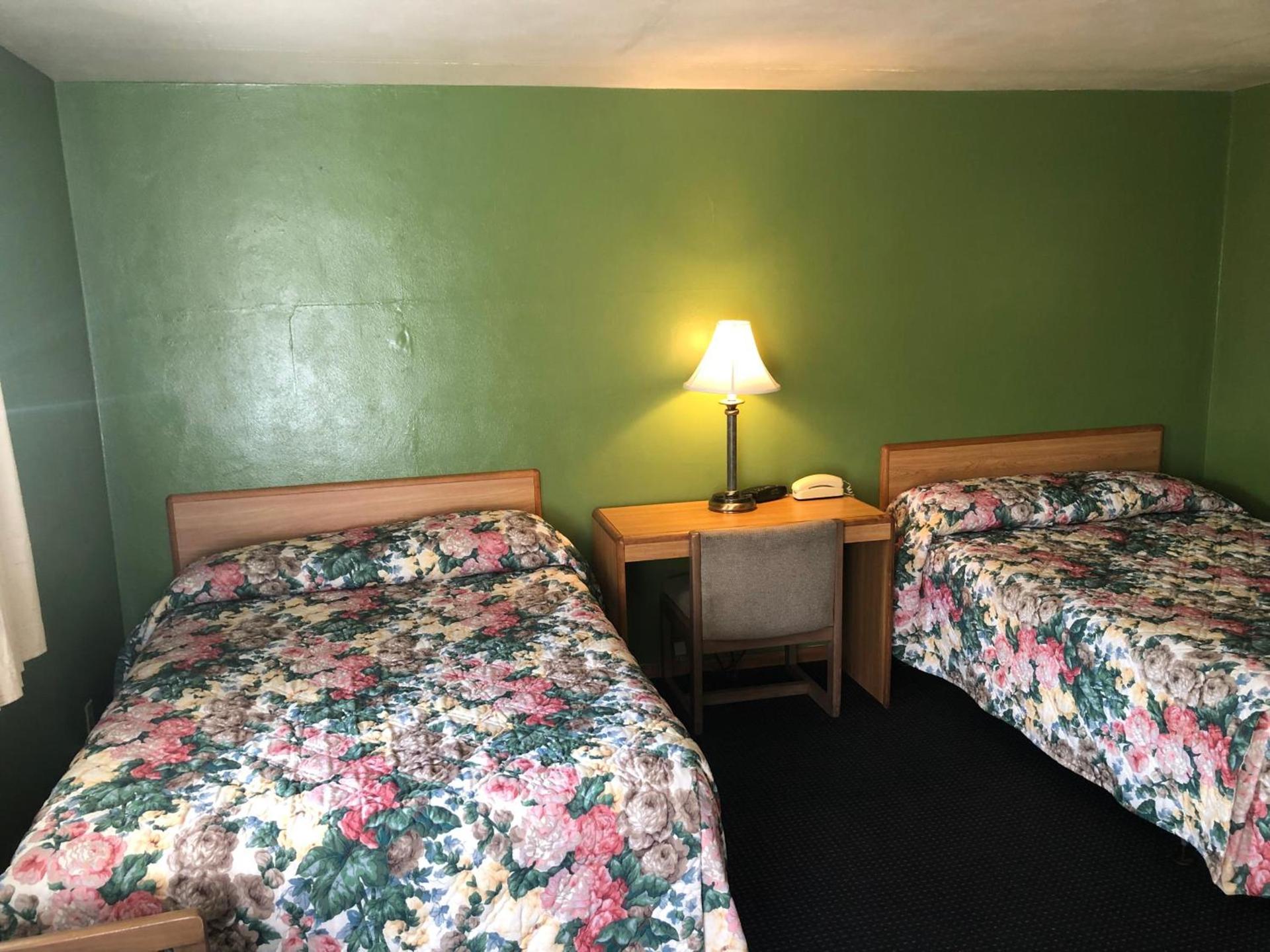 Parkway Motel photo 21