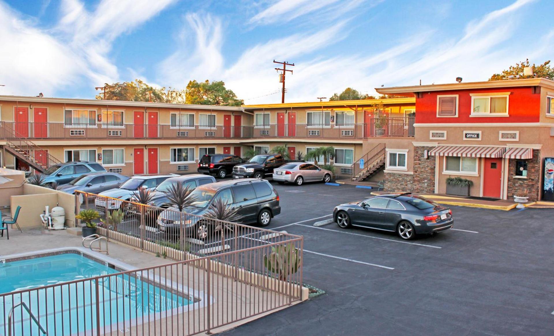 Friendly Hills Inn - Whittier, Los Angeles photo 37