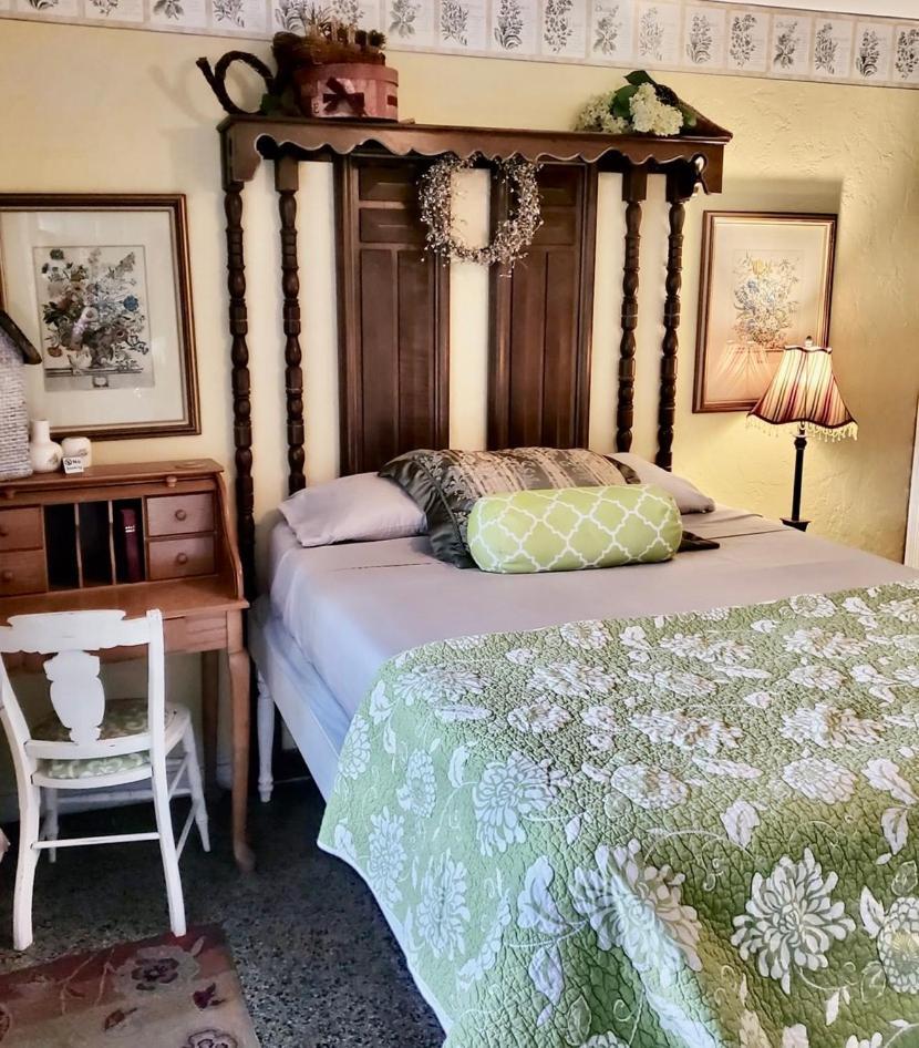 Shamrock Cove Inn photo 8