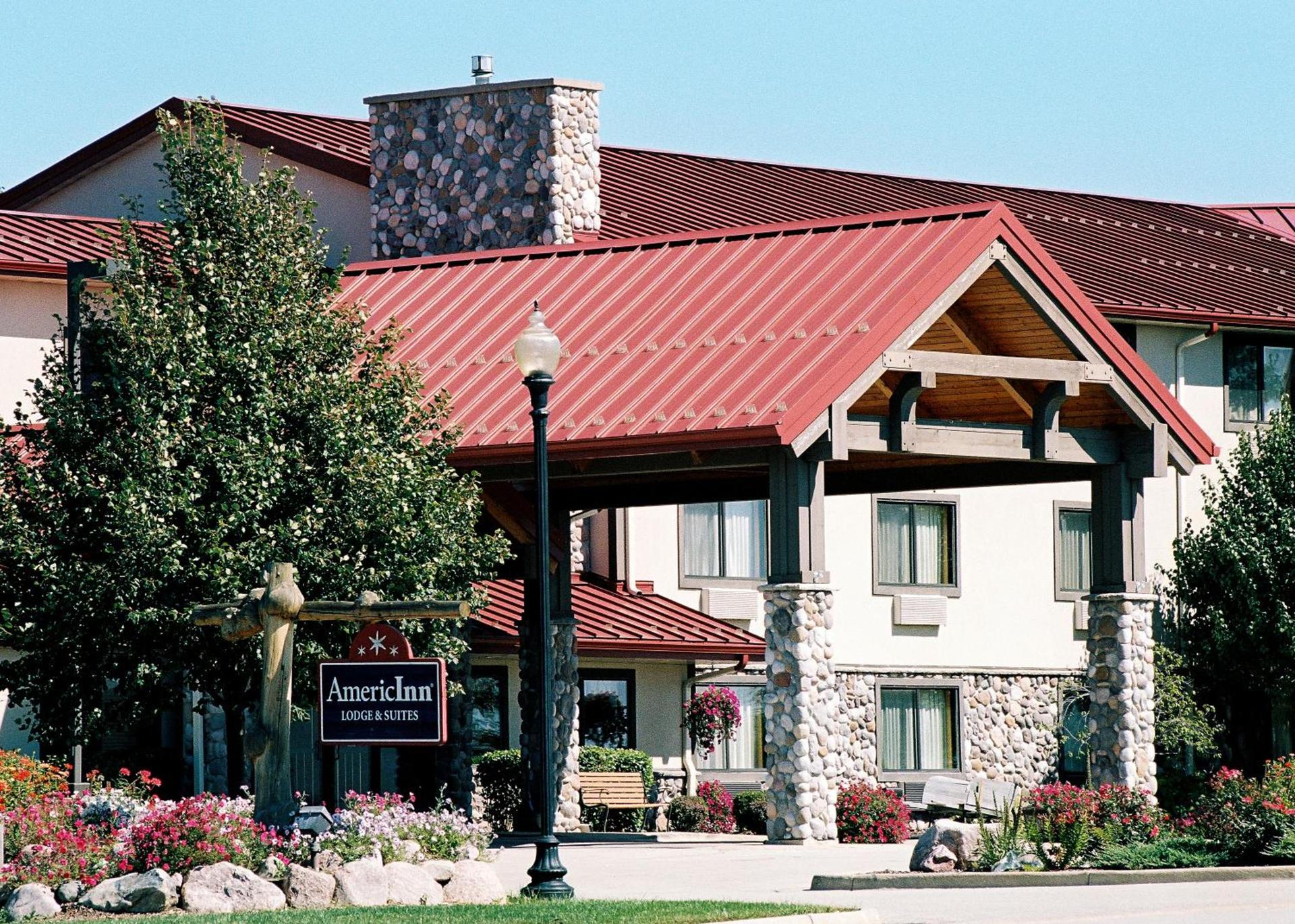 AmericInn by Wyndham Oswego photo 1