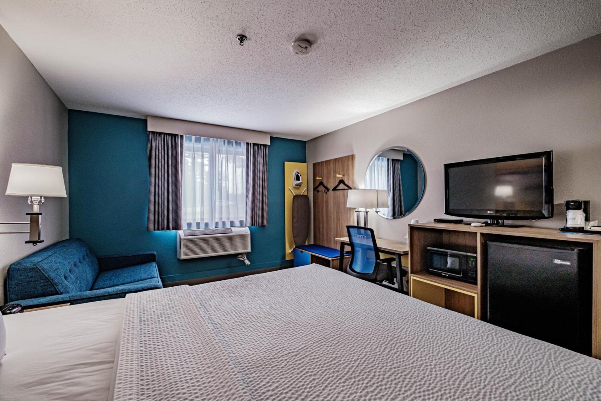 Days Inn by Wyndham Brunswick Bath Area photo 67