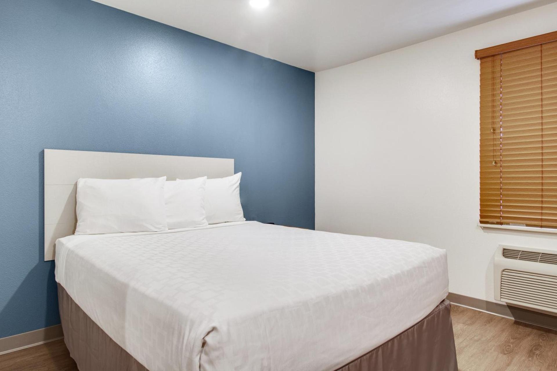 WoodSpring Suites Texas City photo 23