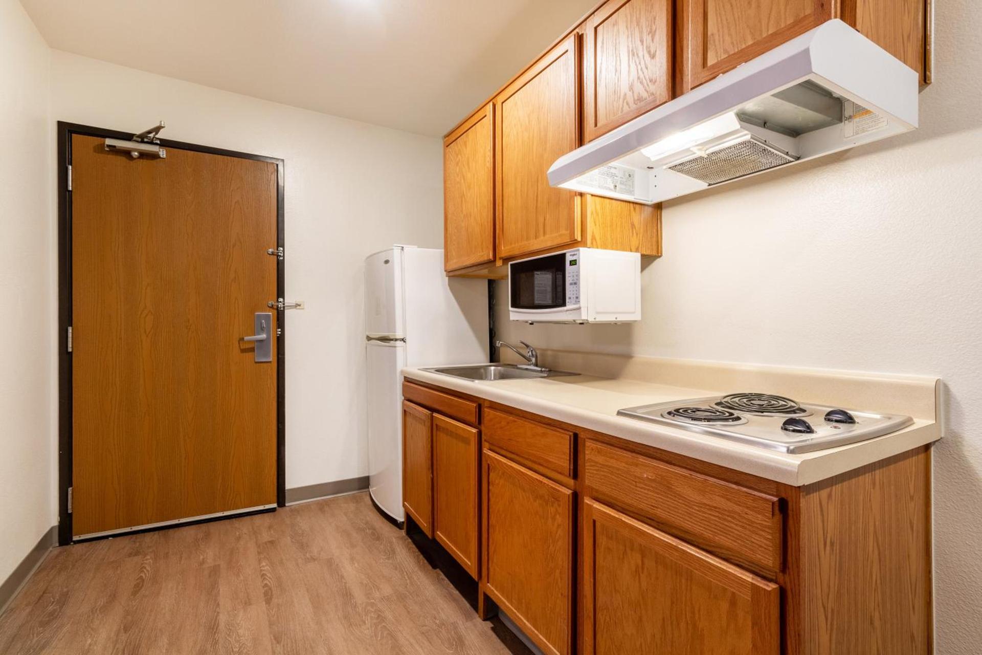 WoodSpring Suites Houston Baytown photo 24