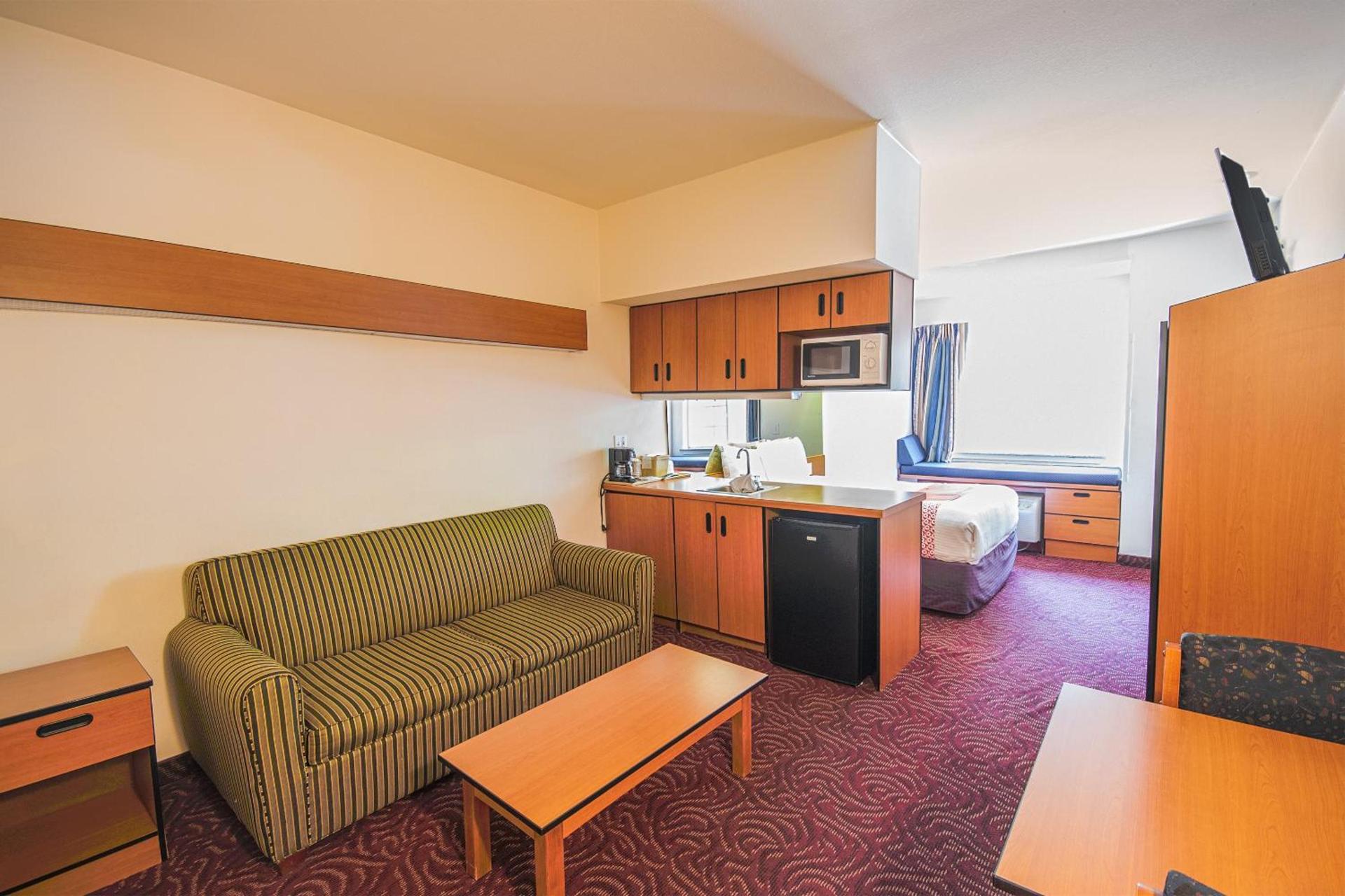 Econo Lodge Inn & Suites Mesquite - Dallas East photo 47