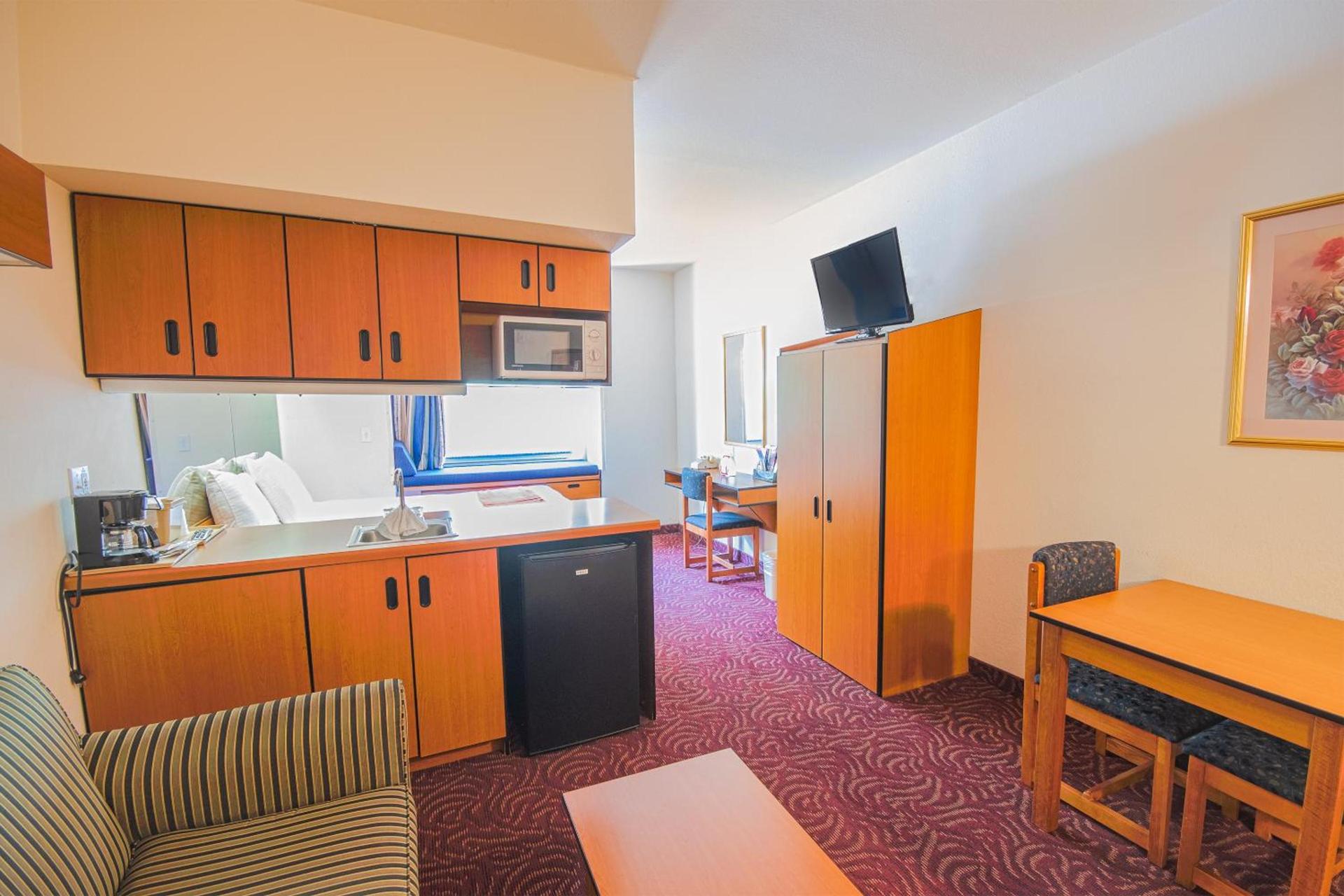 Econo Lodge Inn & Suites Mesquite - Dallas East photo 51