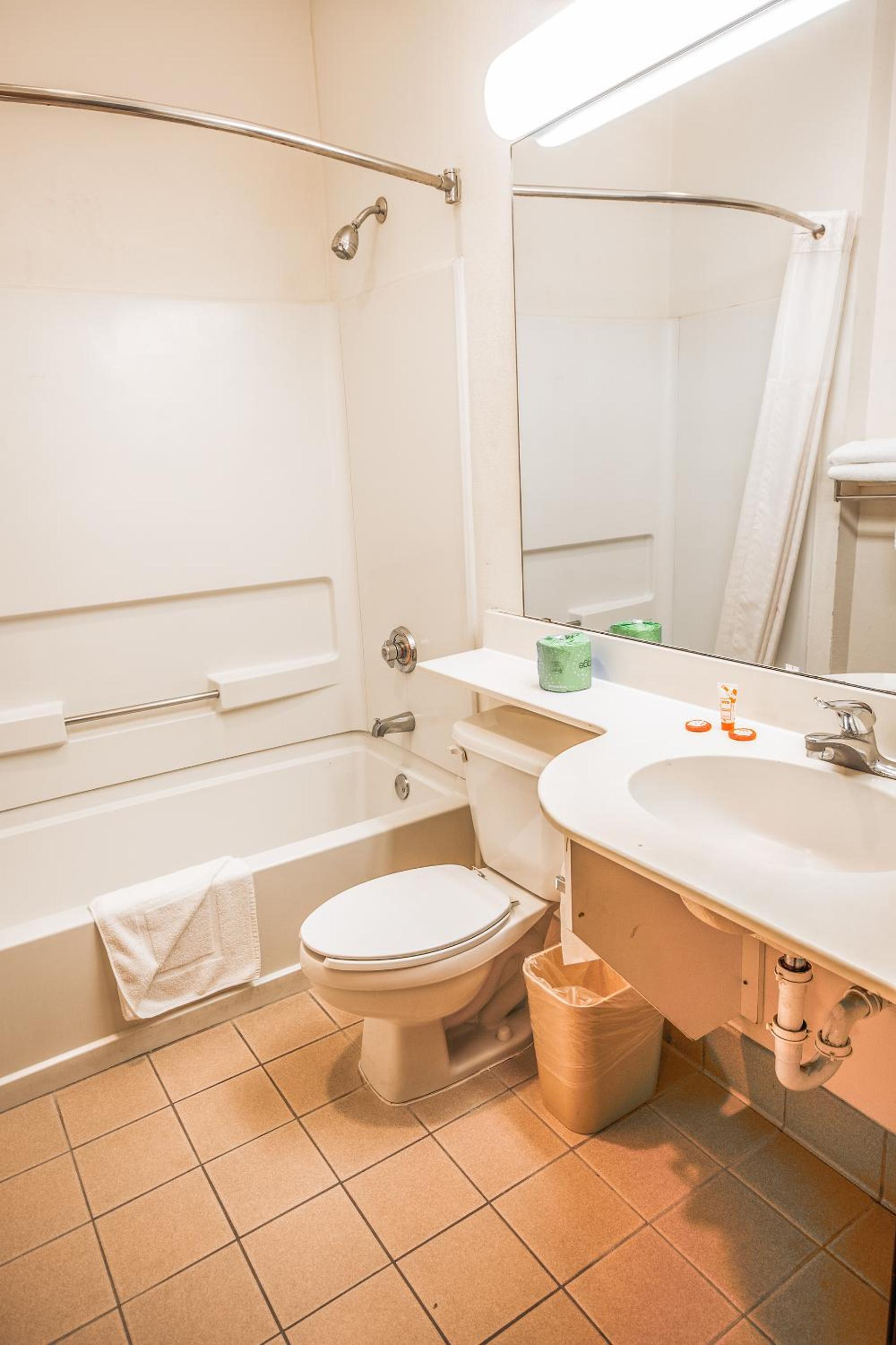 Econo Lodge Inn & Suites Mesquite - Dallas East photo 60