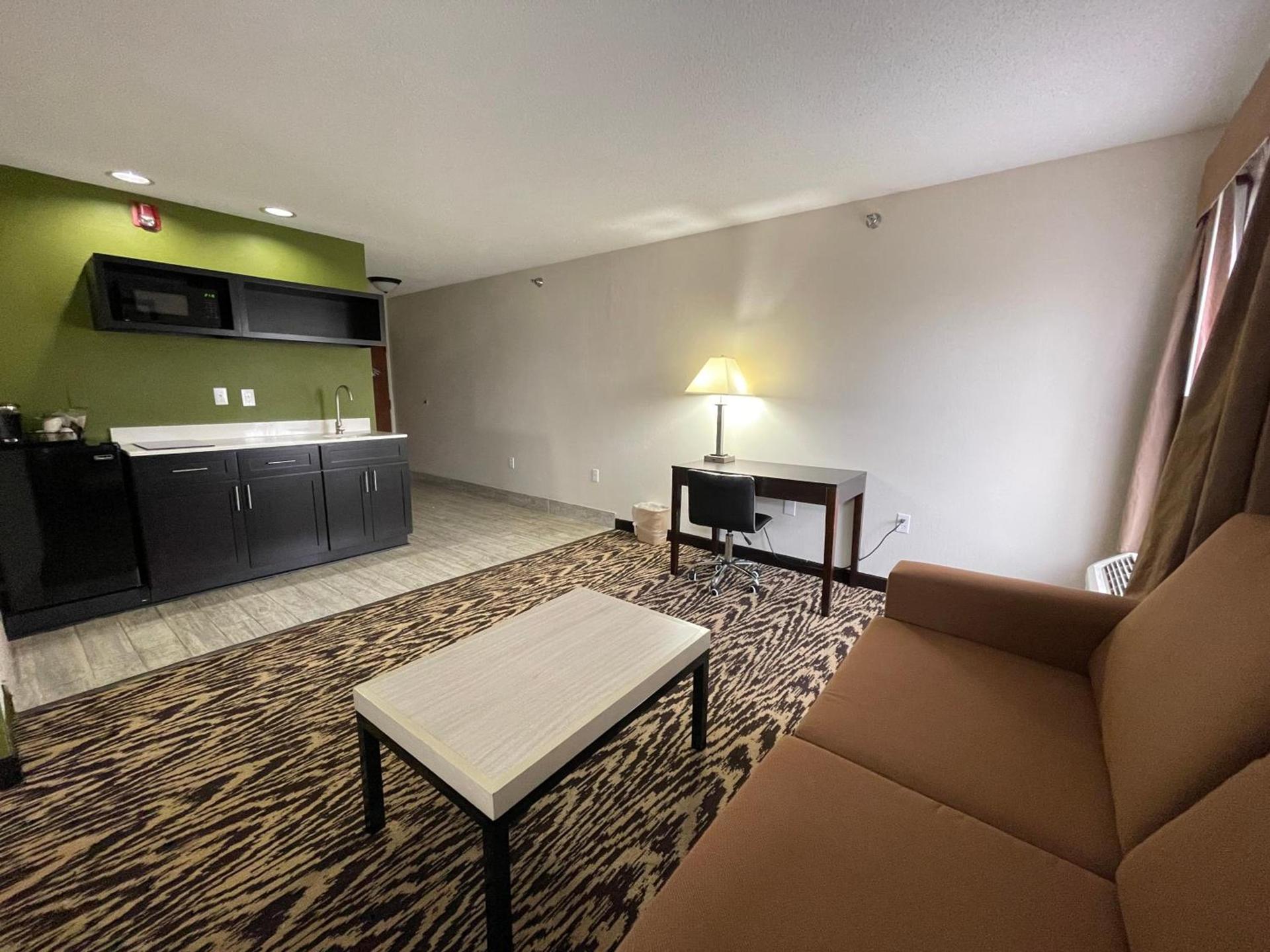 Quality Inn & Suites Clemmons I-40 photo 21