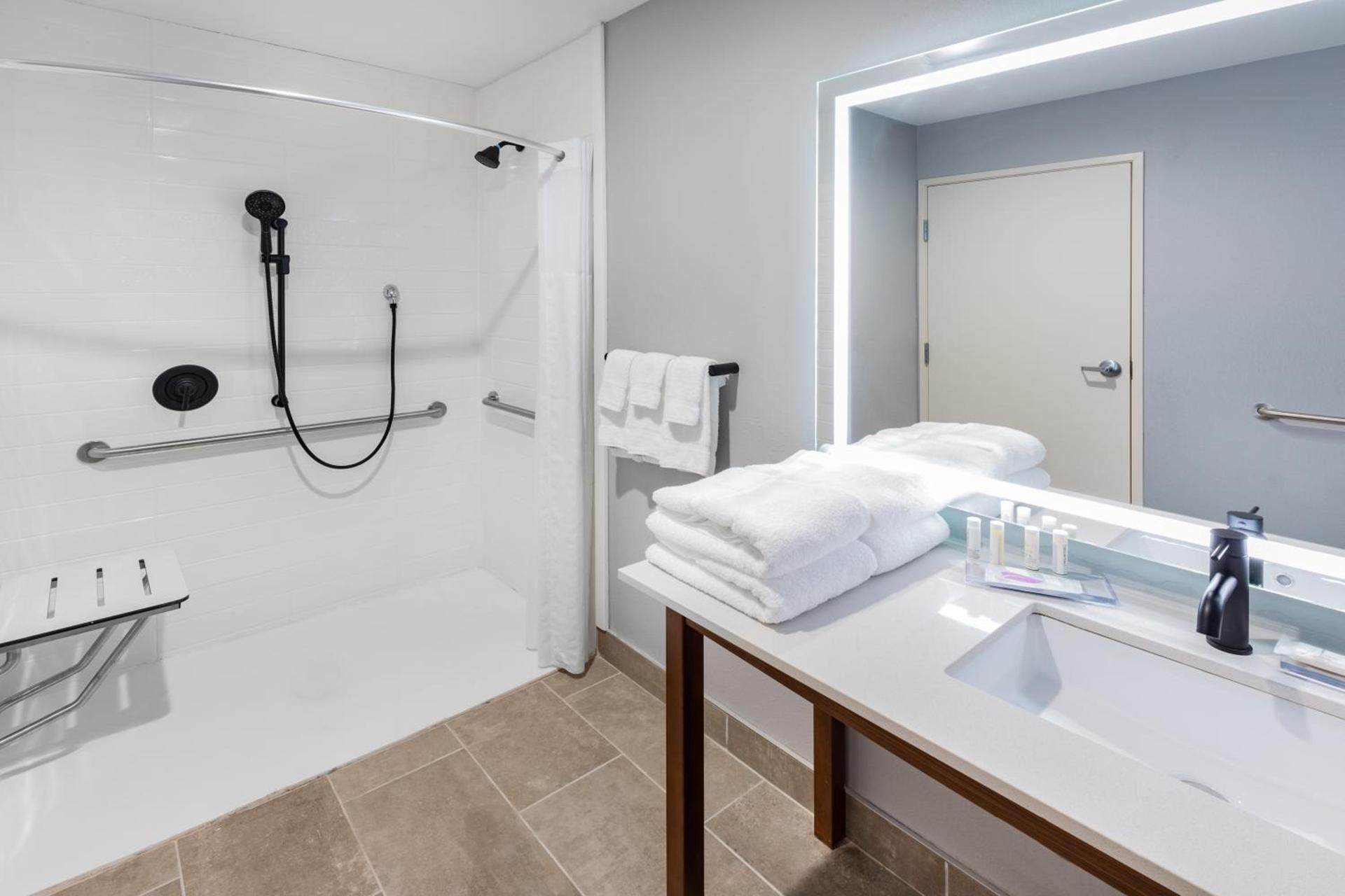 Hawthorn Extended Stay by Wyndham Oklahoma City Airport photo 45