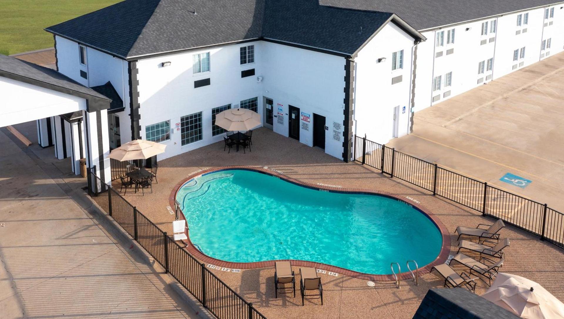 Atria Hotel and RV McGregor photo 12