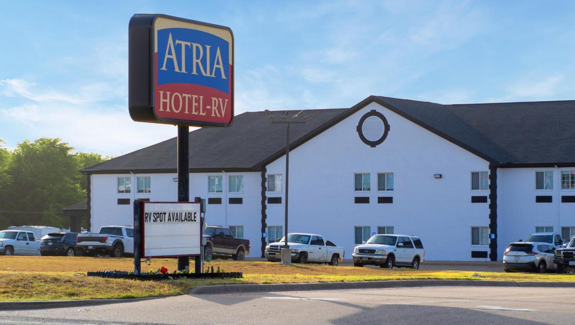 Atria Hotel and RV McGregor photo 7