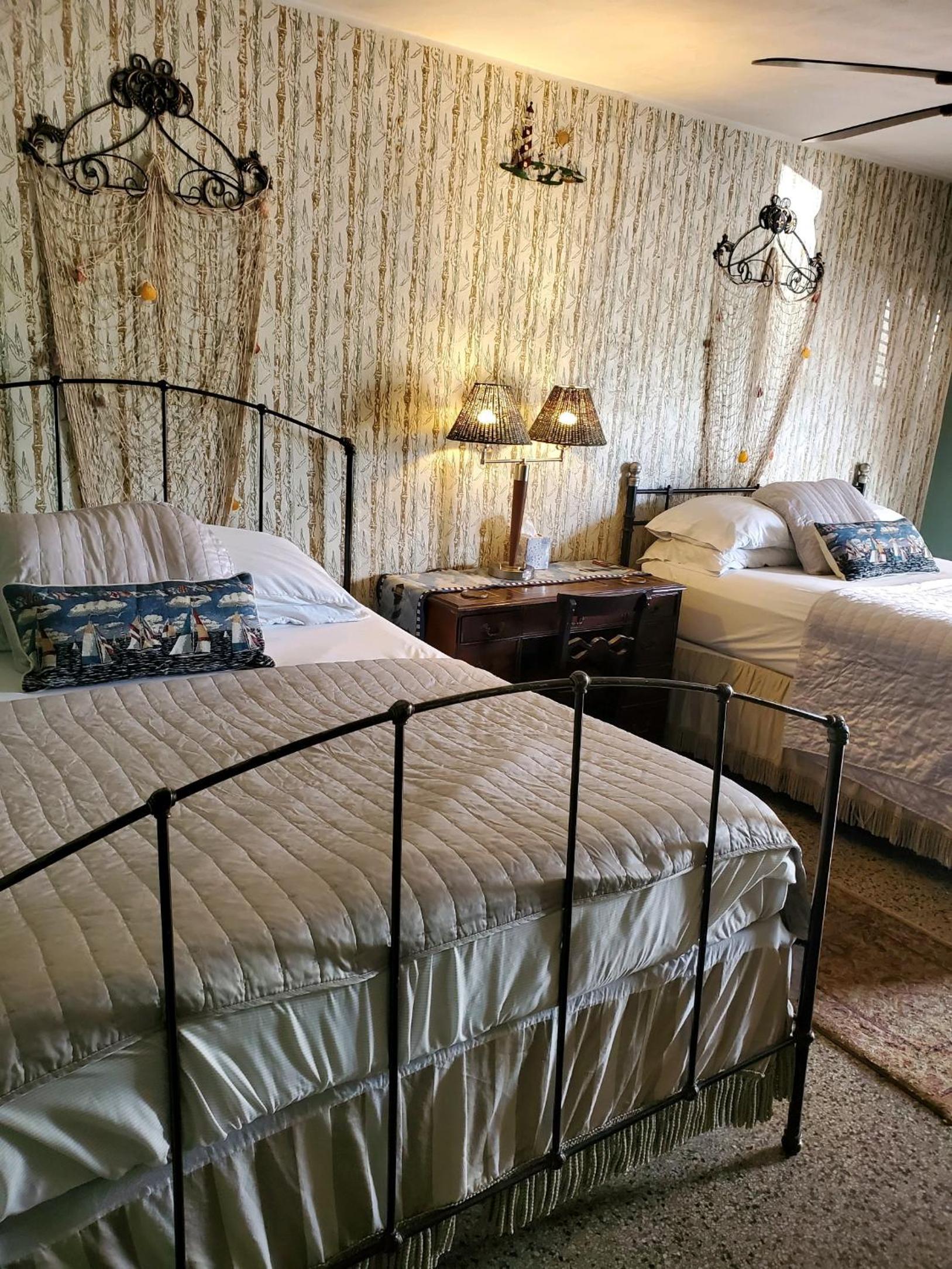 Shamrock Cove Inn photo 20