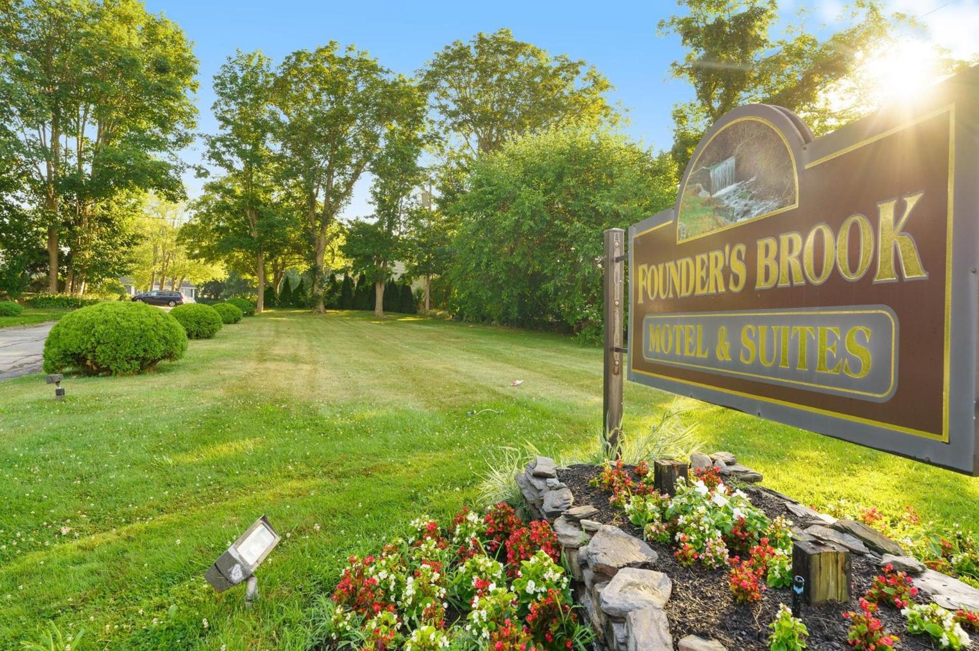 Founder's Brook Motel and Suites photo 1