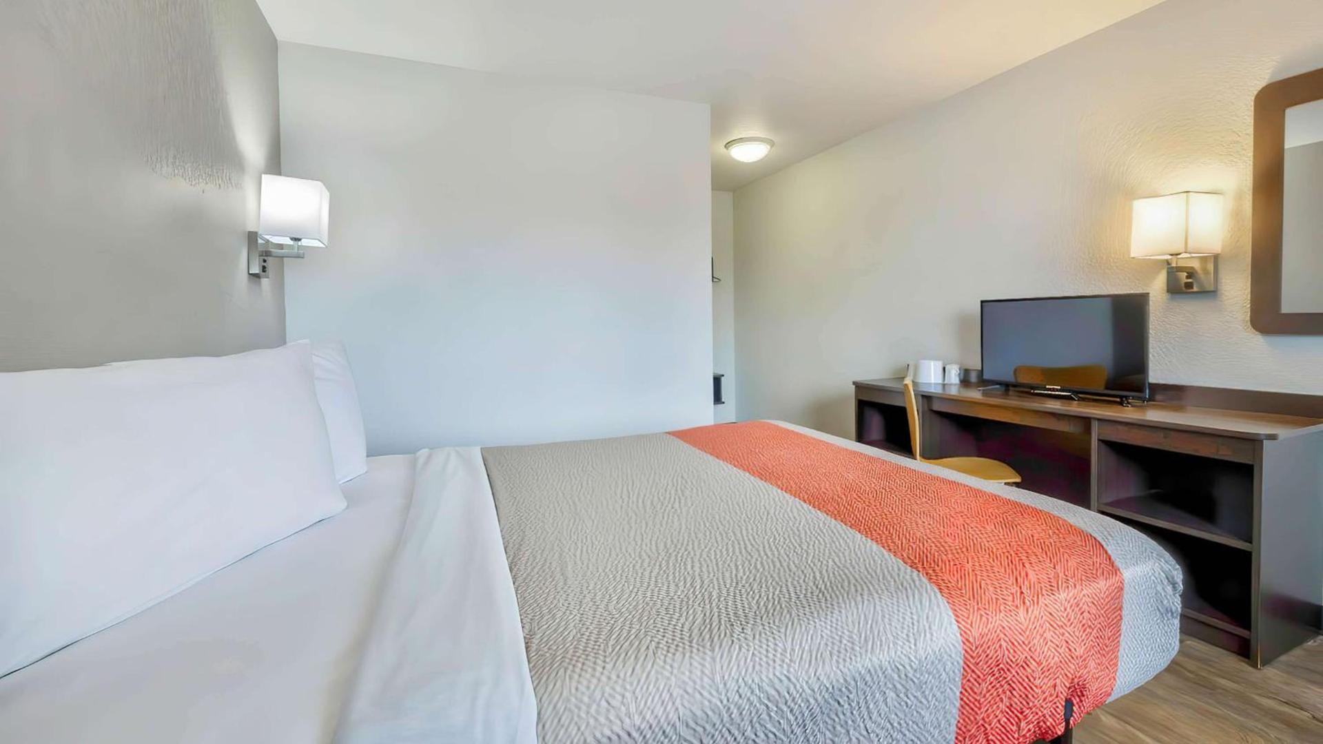 Motel 6-Santa Rosa, NM photo 11