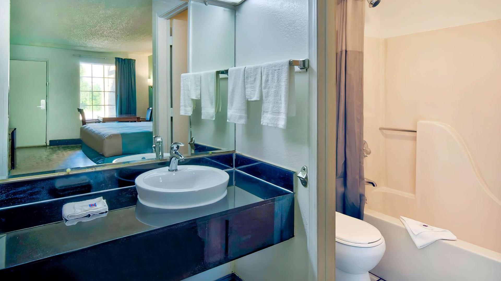 Motel 6-Grand Rivers, KY photo 20