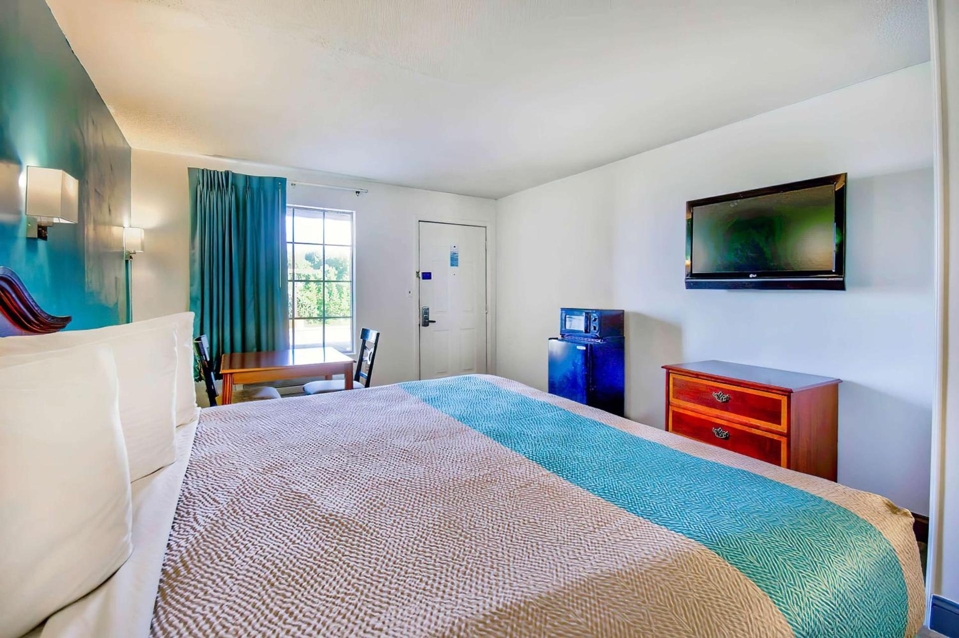 Motel 6-Grand Rivers, KY photo 13