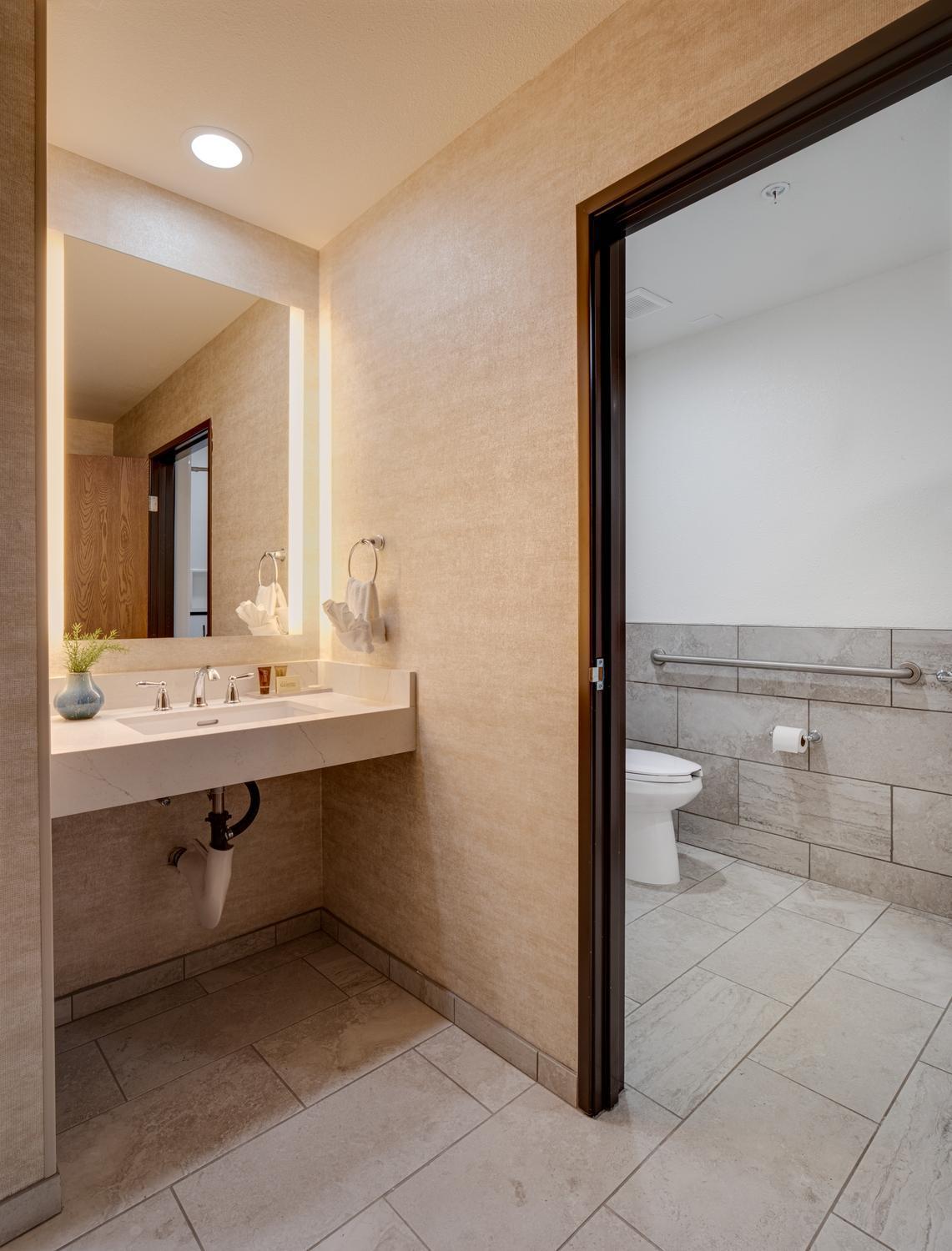 Ayres Suites Diamond Bar photo 28