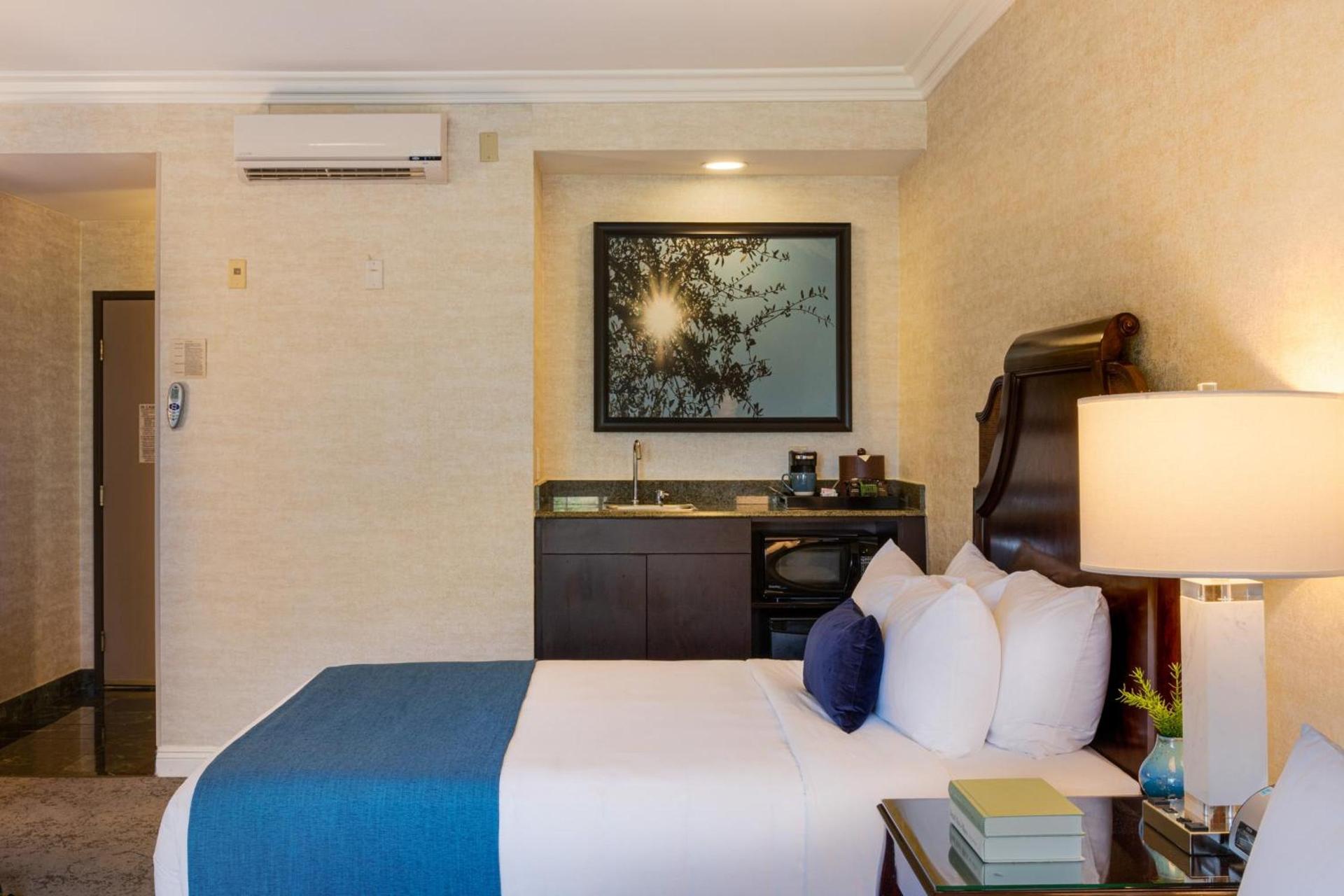 Ayres Suites Diamond Bar photo 23