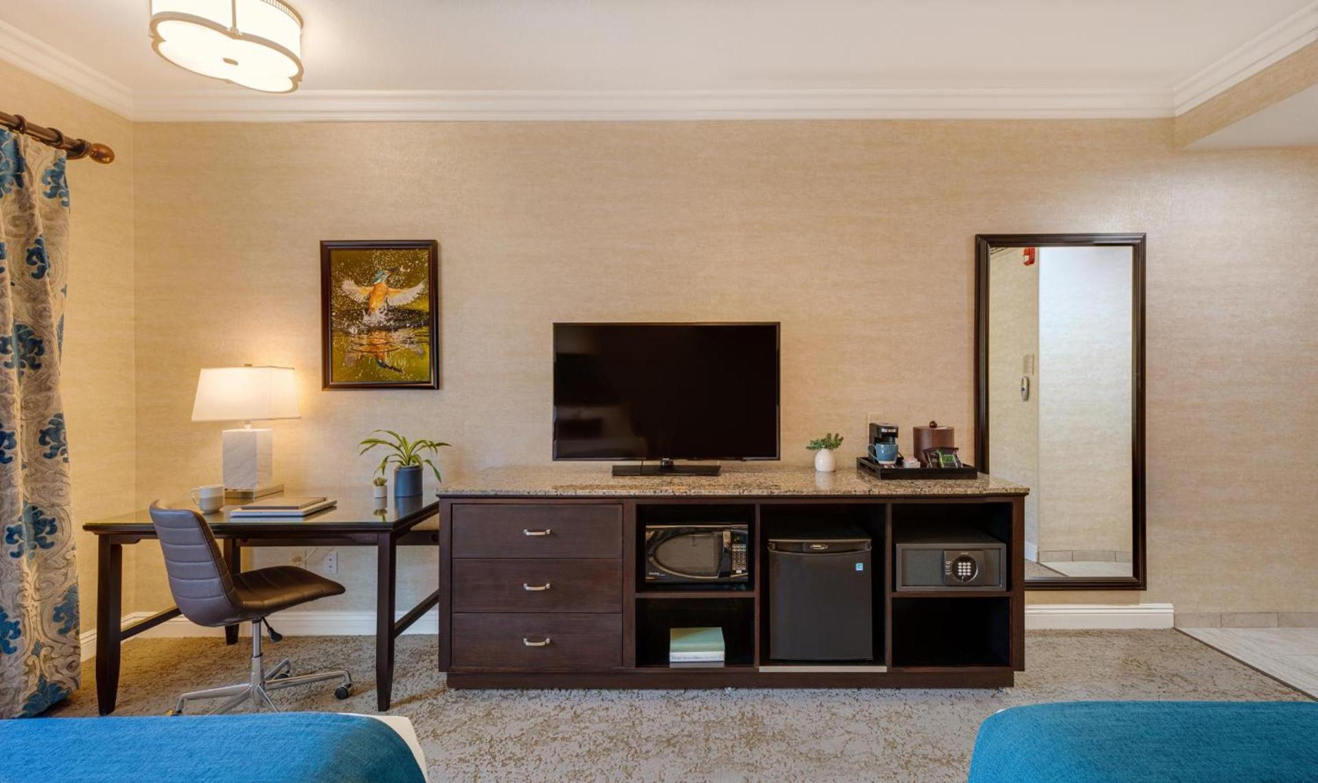 Ayres Suites Diamond Bar photo 25