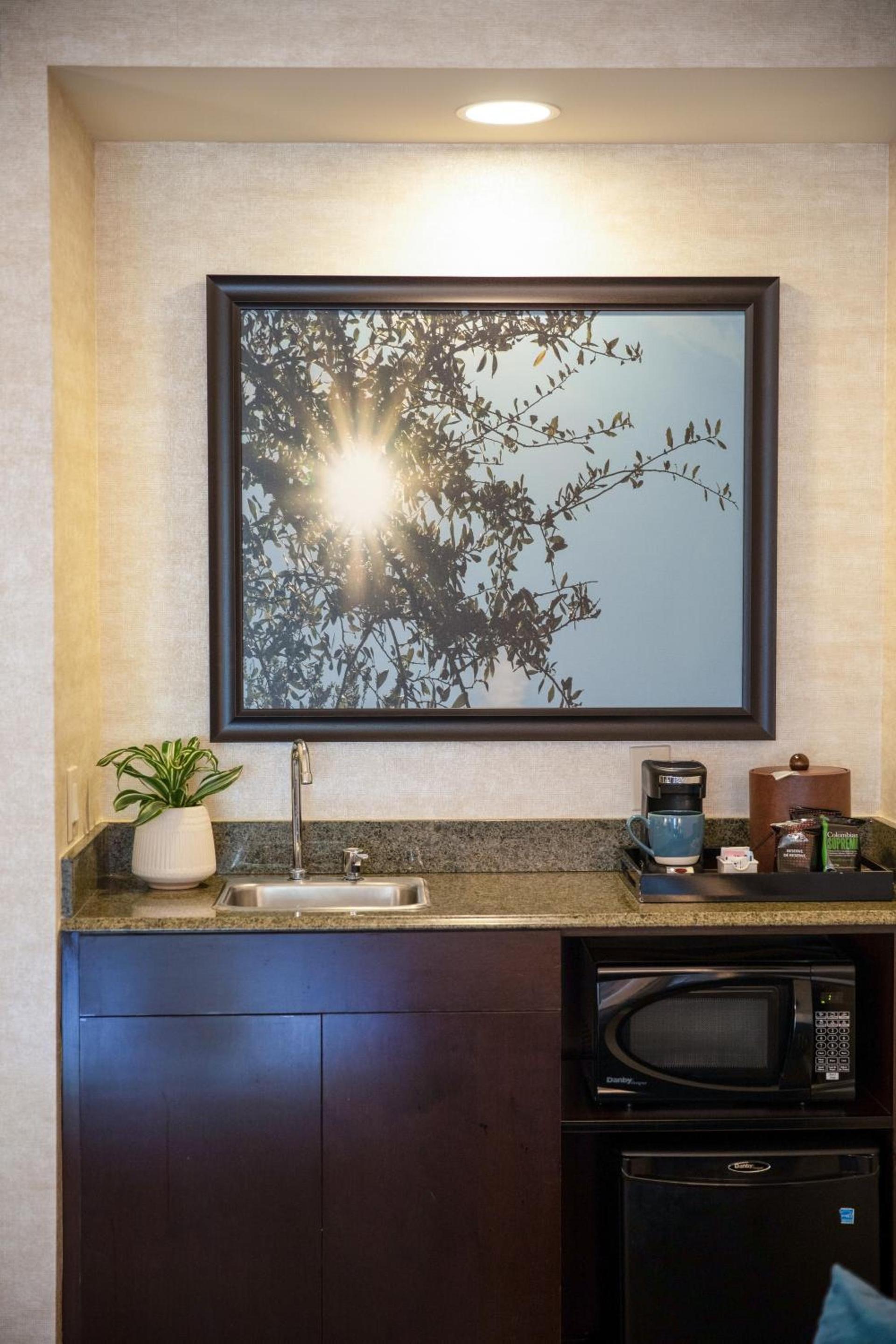 Ayres Suites Diamond Bar photo 26