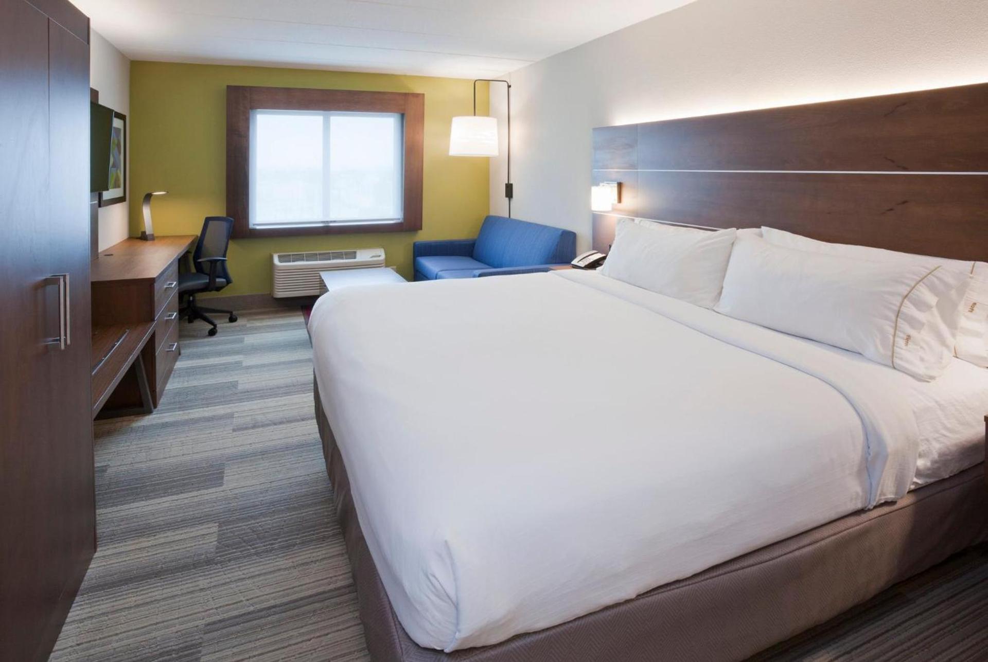 Holiday Inn Express Roseville-St. Paul by IHG photo 55