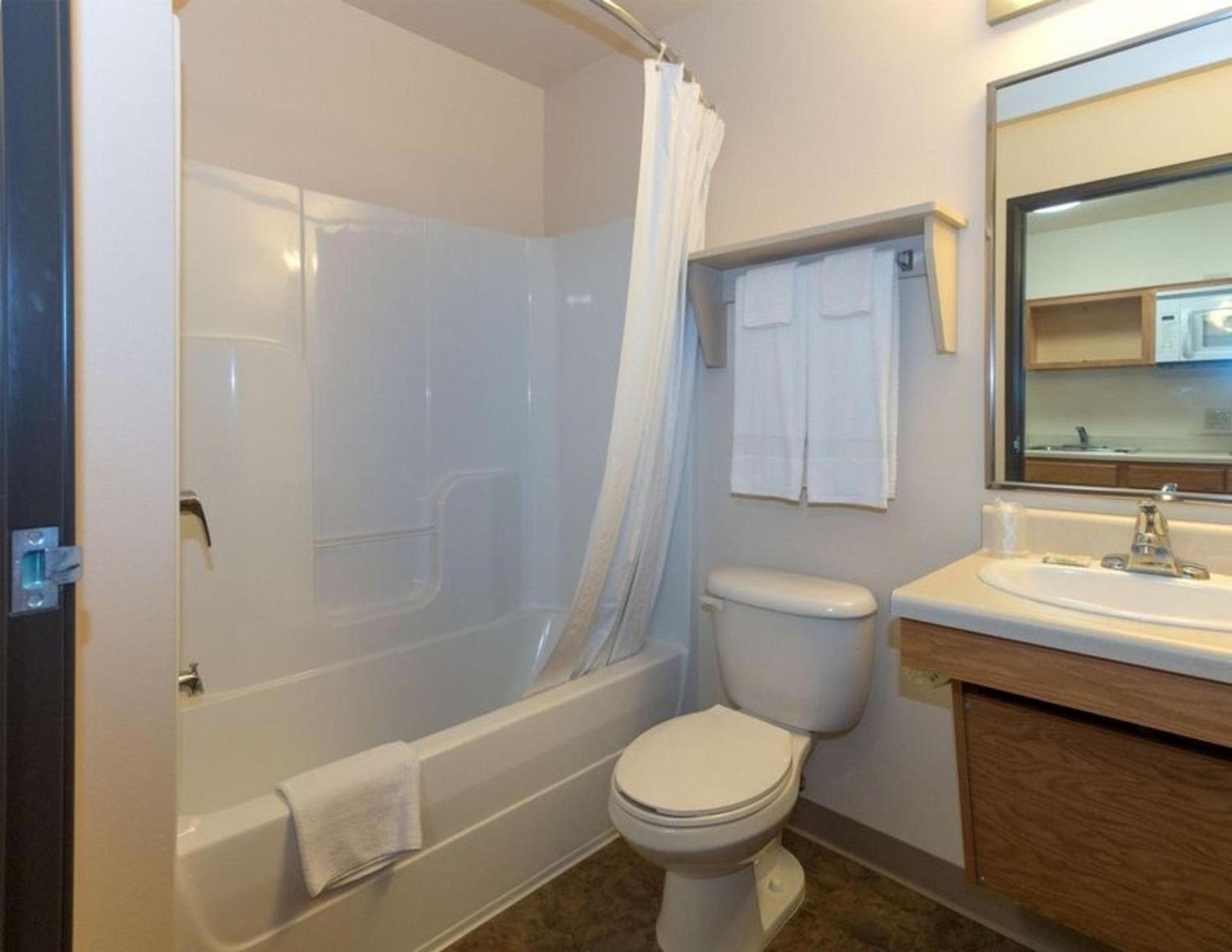 WoodSpring Suites Lake Charles photo 25