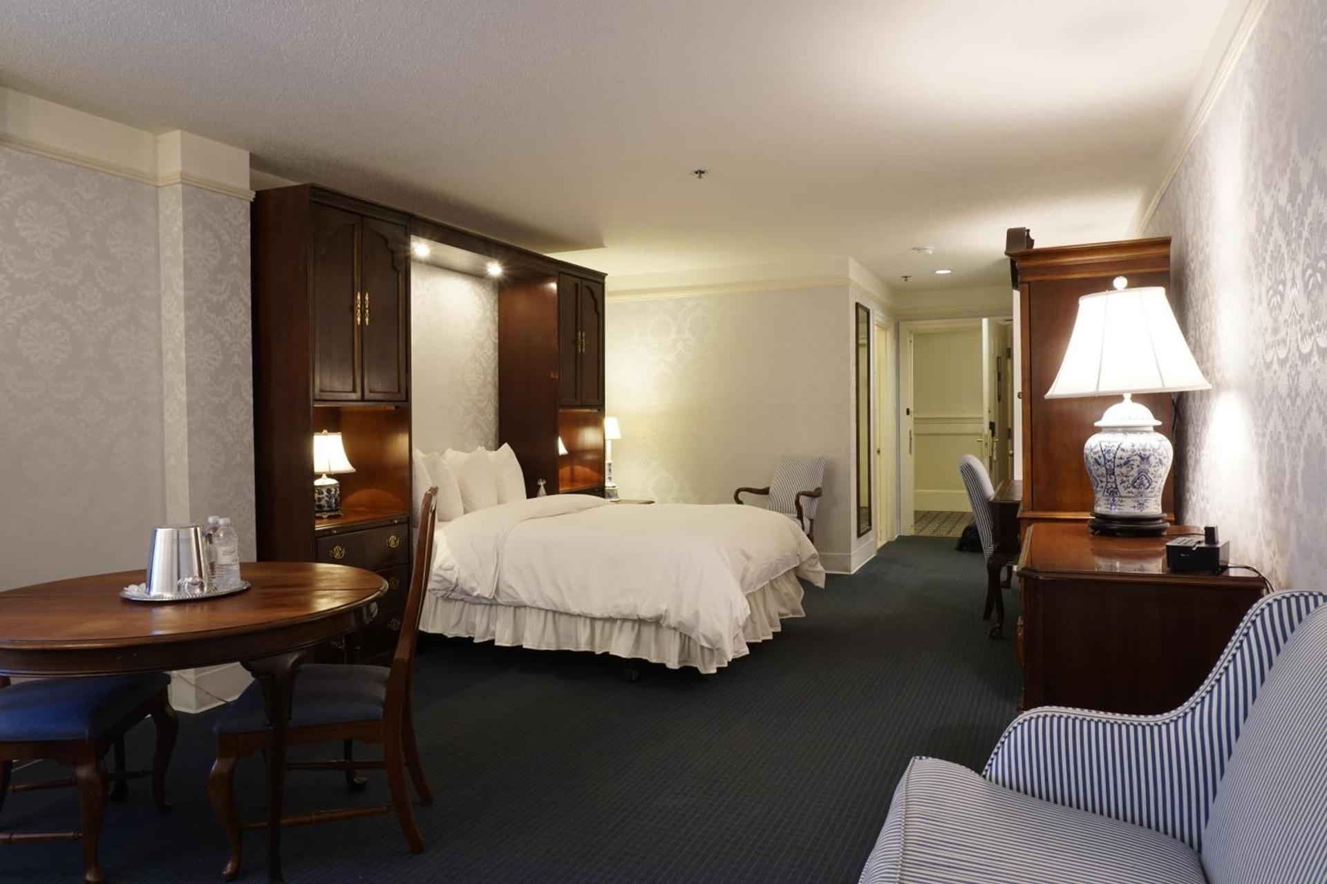 The Simsbury Inn photo 35