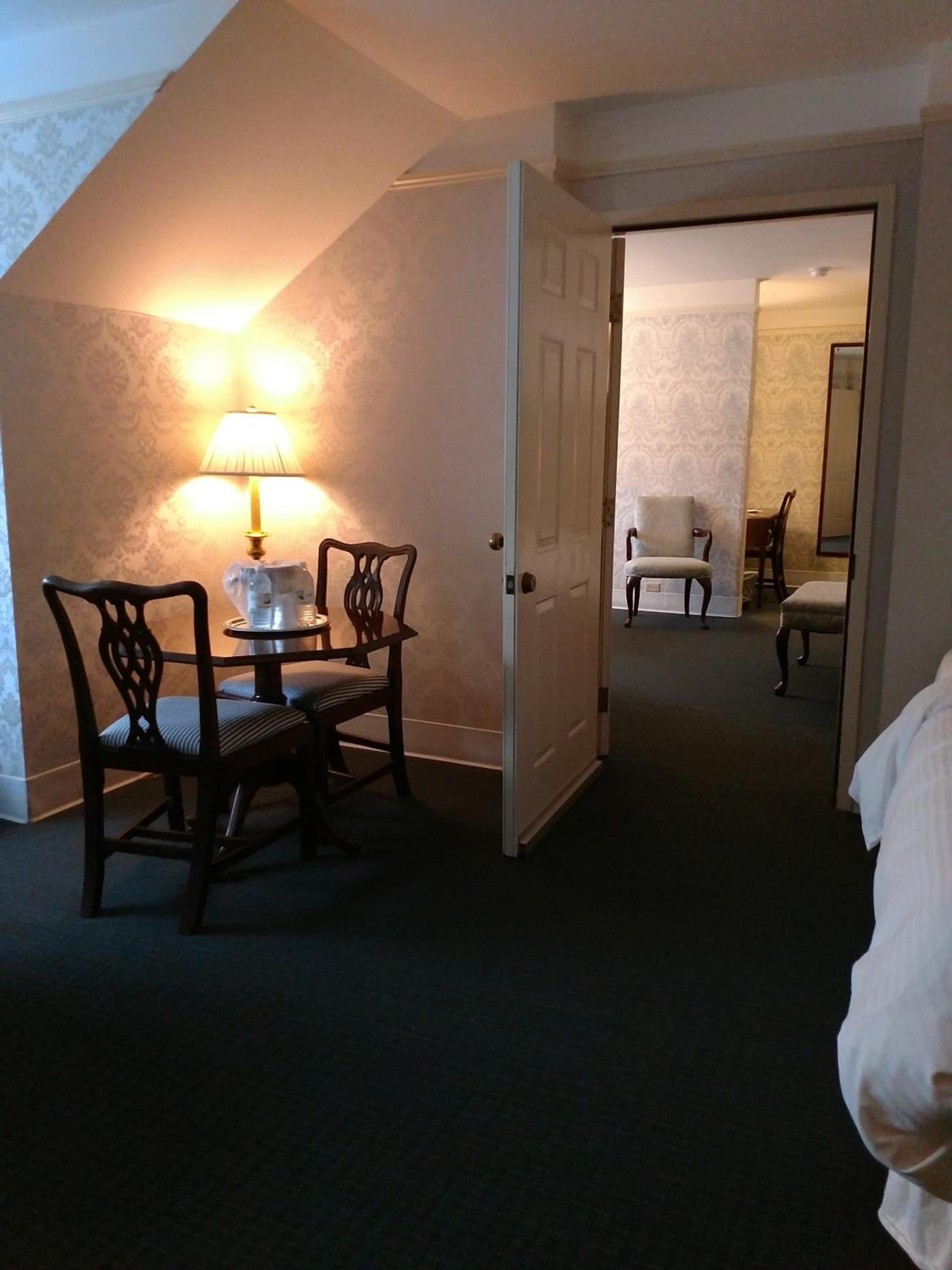 The Simsbury Inn photo 37