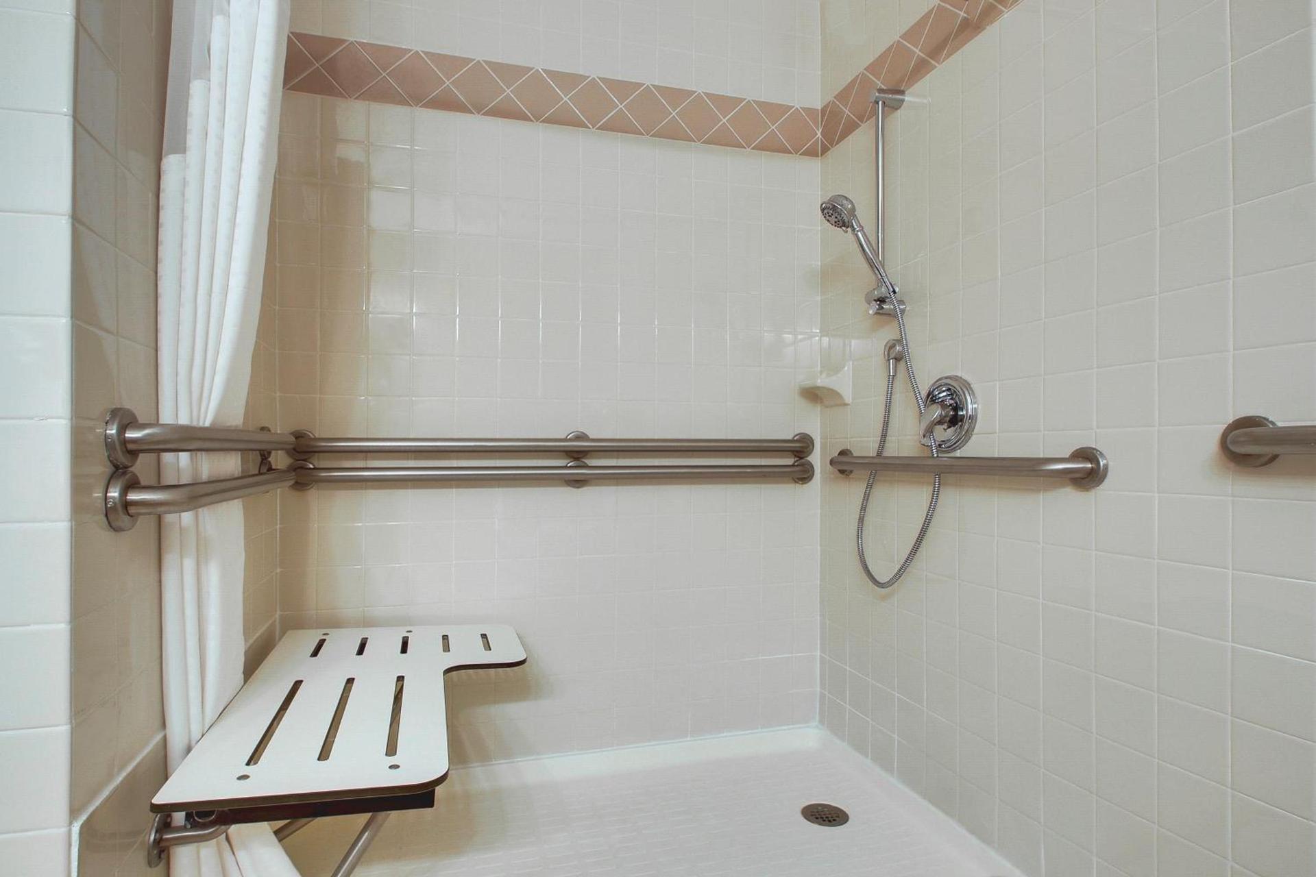 Holiday Inn Westbury-Long Island by IHG photo 55