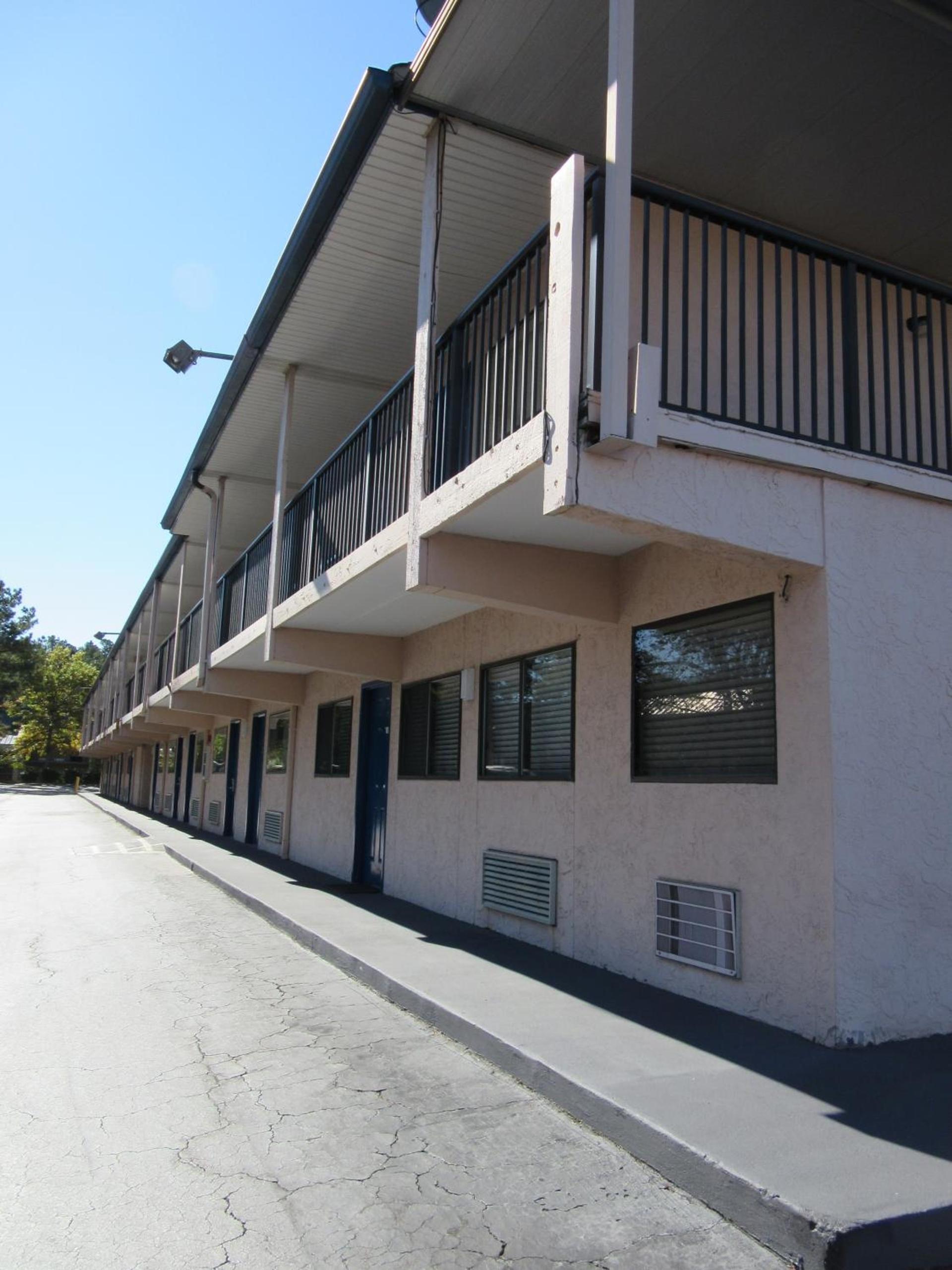 Sunset Inn - Augusta photo 2