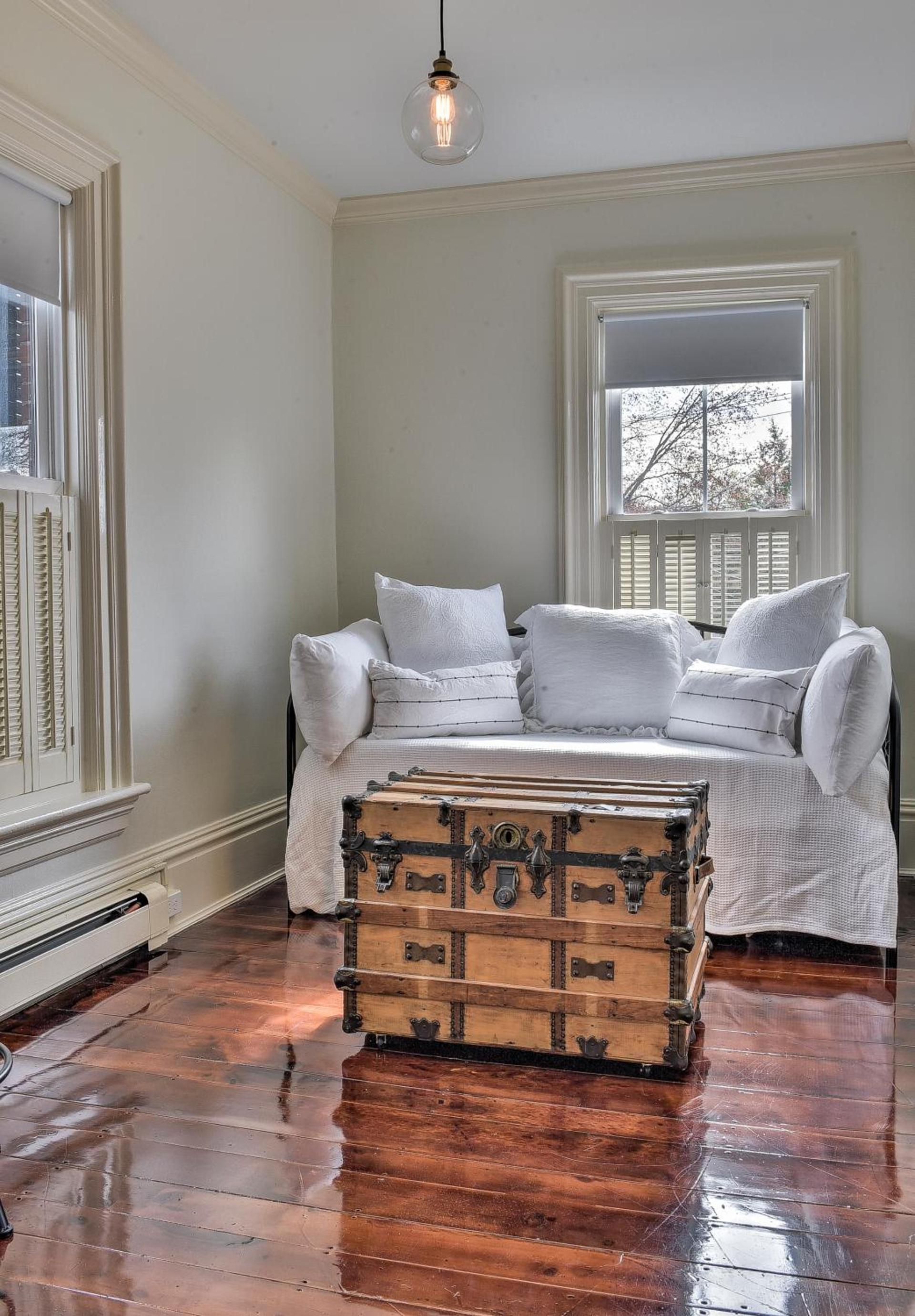 The Burrell House photo 25