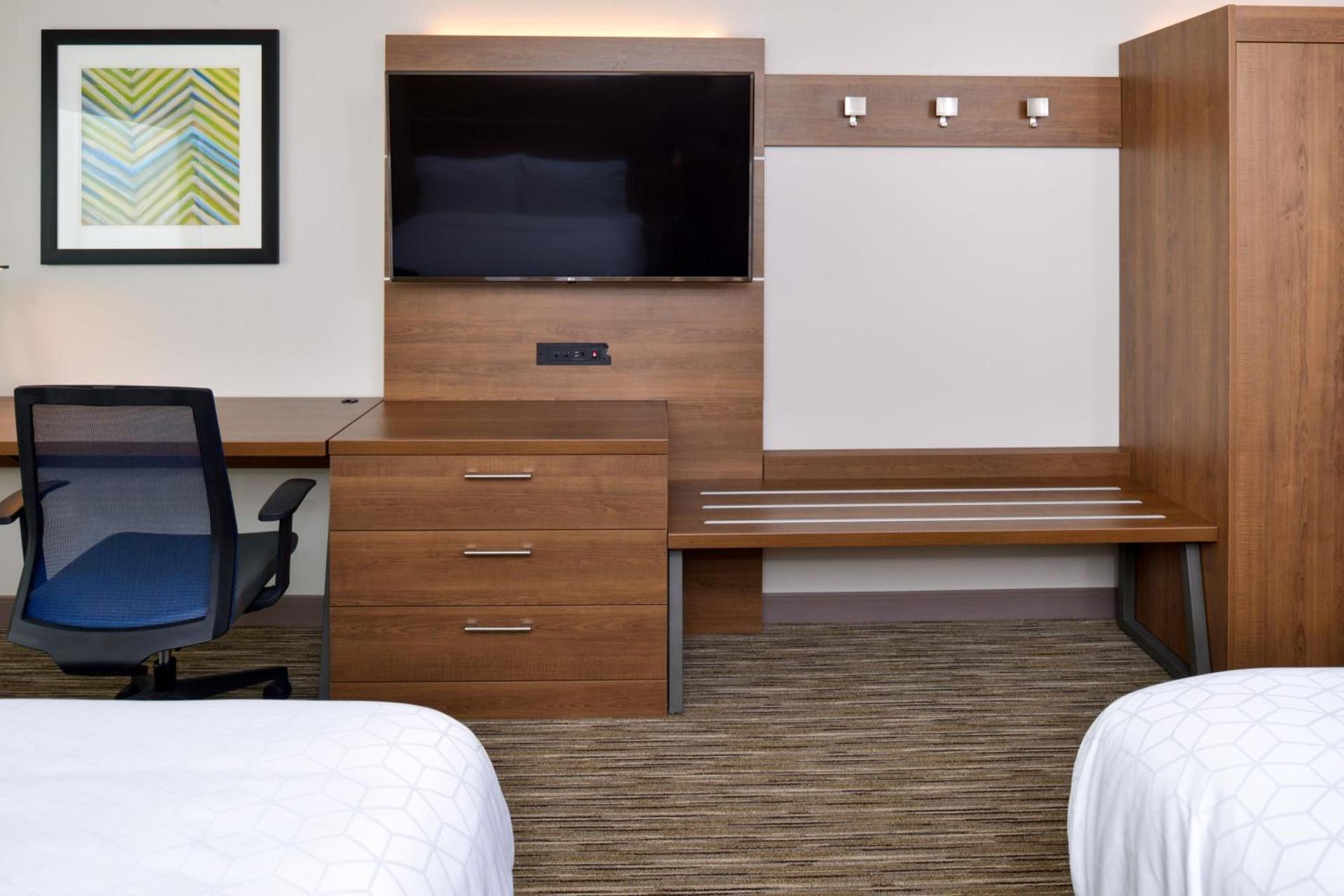 Holiday Inn Express & Suites - Ottumwa by IHG photo 18
