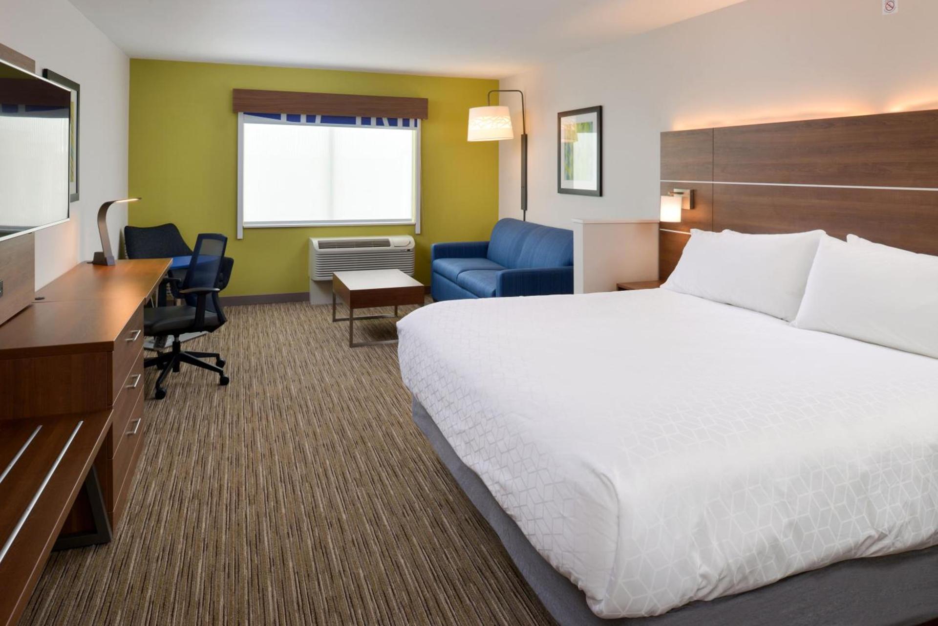 Holiday Inn Express & Suites - Ottumwa by IHG photo 19