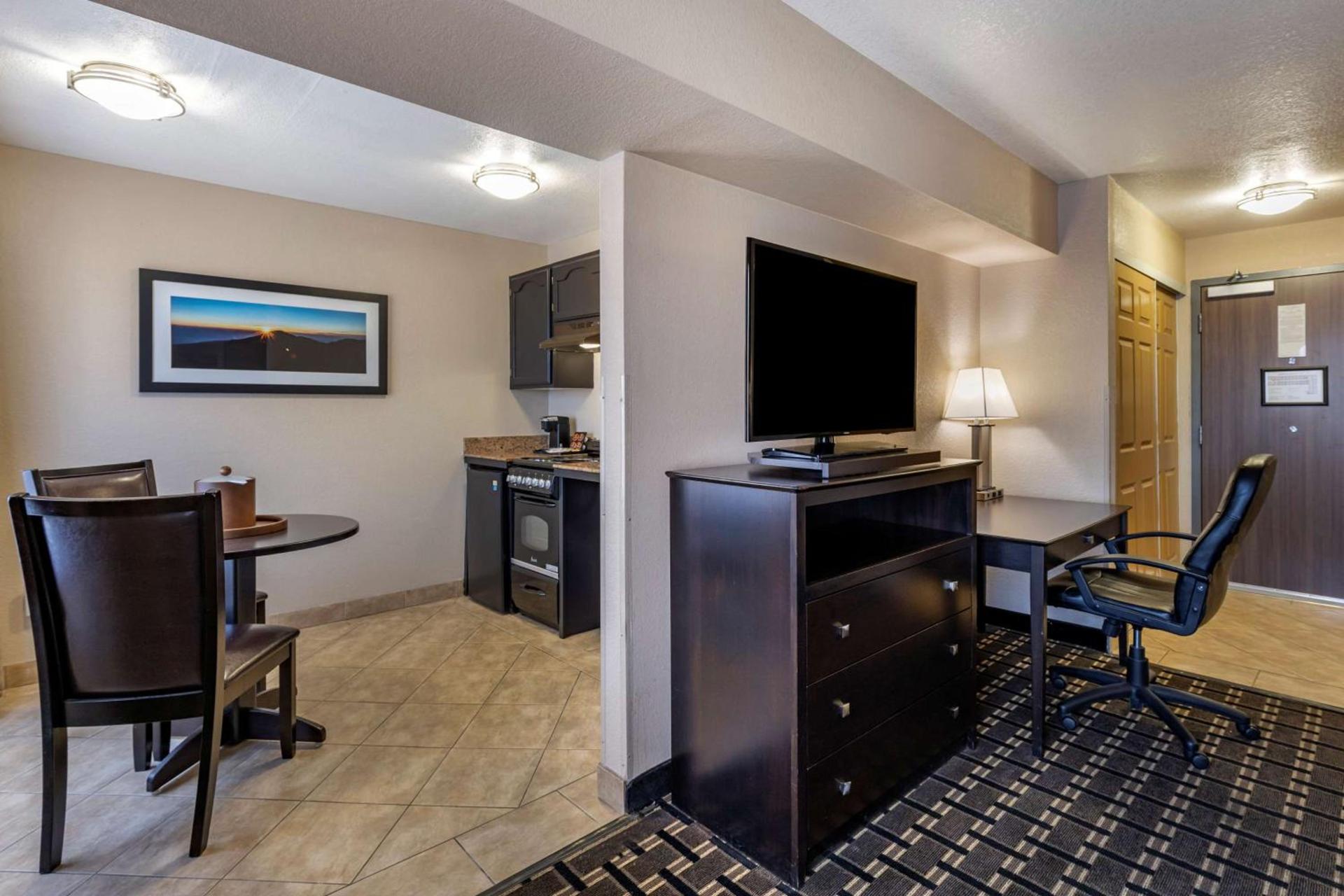 Best Western Plus Las Vegas West photo 29