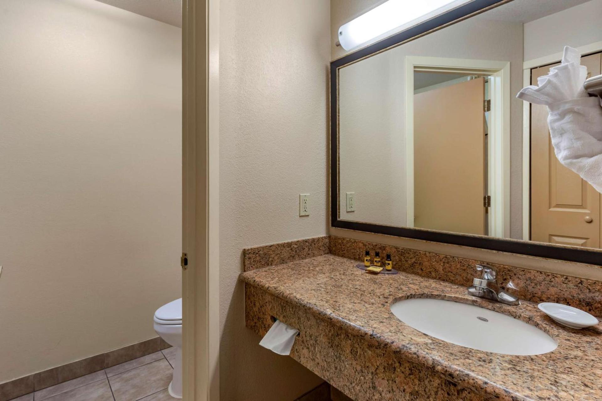 Best Western Plus Las Vegas West photo 47