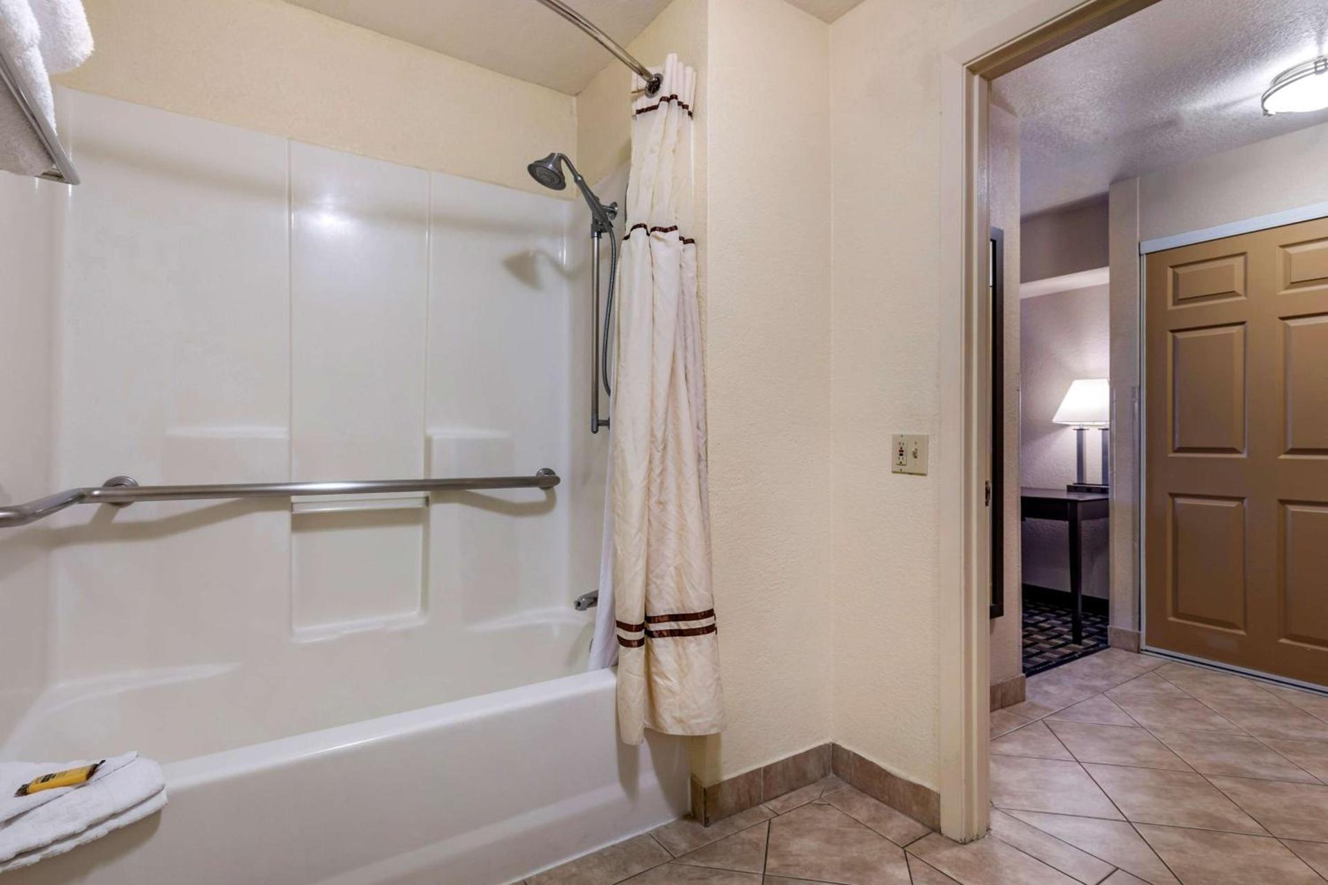 Best Western Plus Las Vegas West photo 49