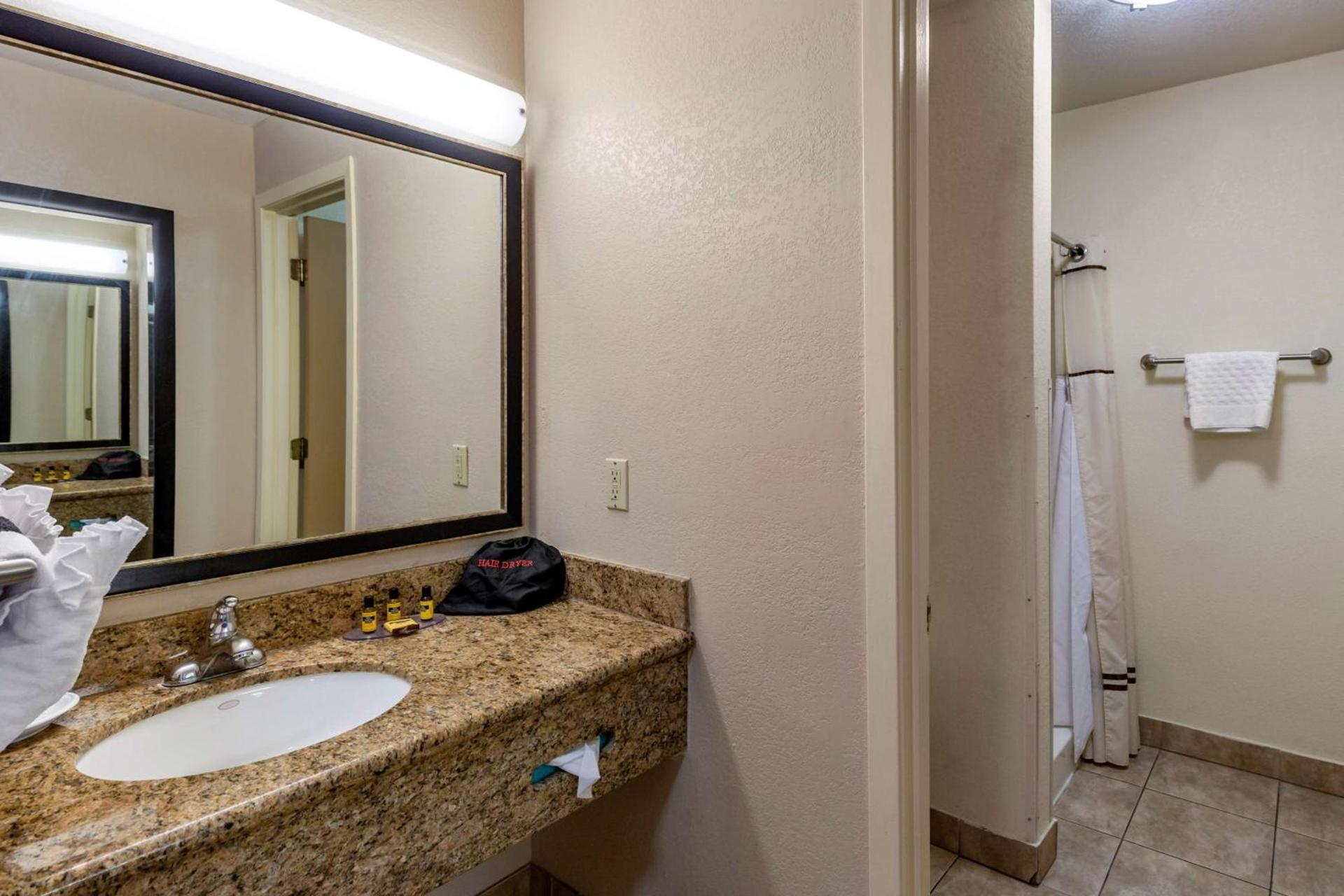 Best Western Plus Las Vegas West photo 51