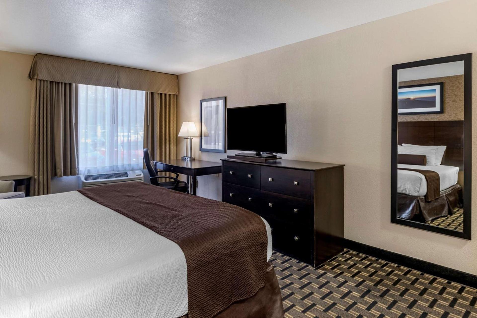 Best Western Plus Las Vegas West photo 25