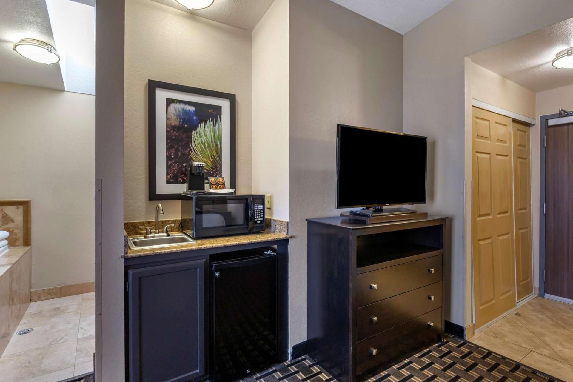 Best Western Plus Las Vegas West photo 27