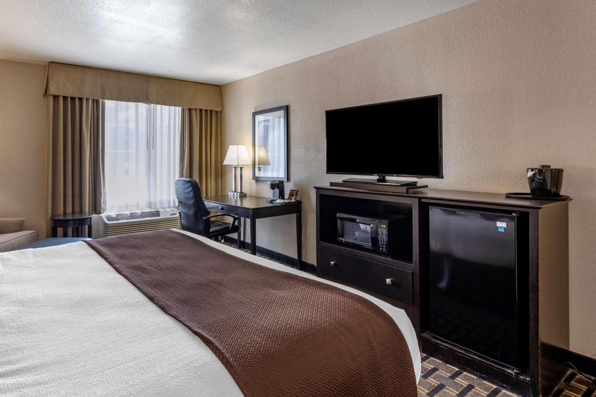 Best Western Plus Las Vegas West photo 35