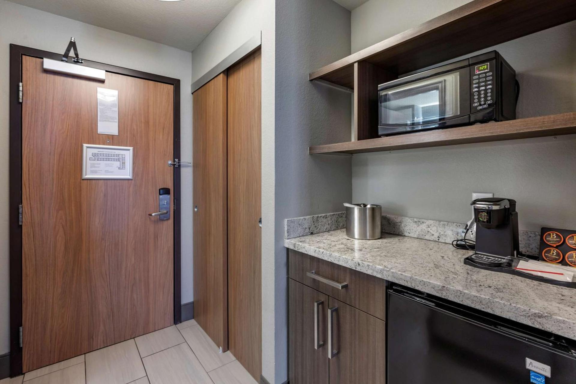 Best Western Plus Las Vegas West photo 45