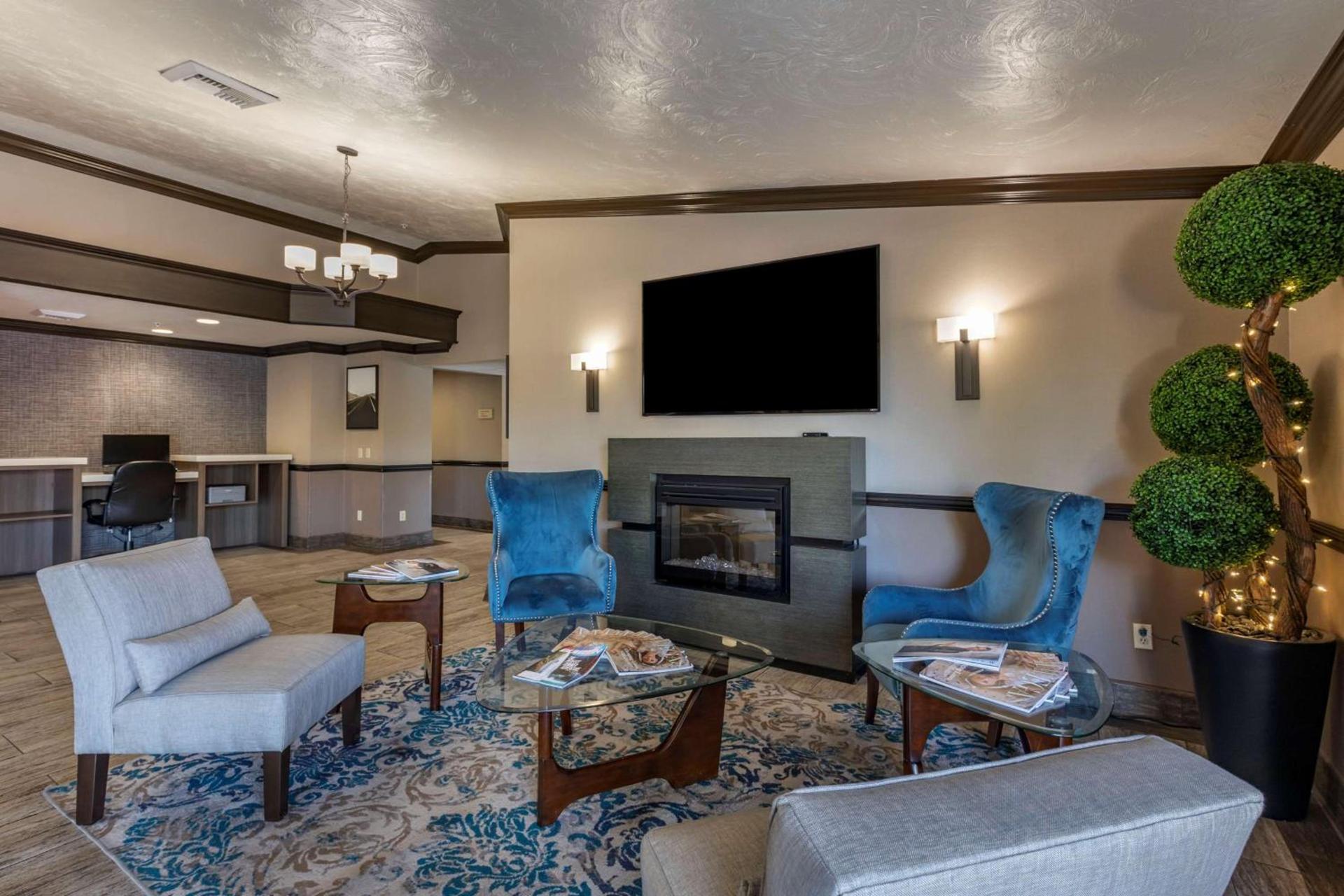 Best Western Plus Las Vegas West photo 5