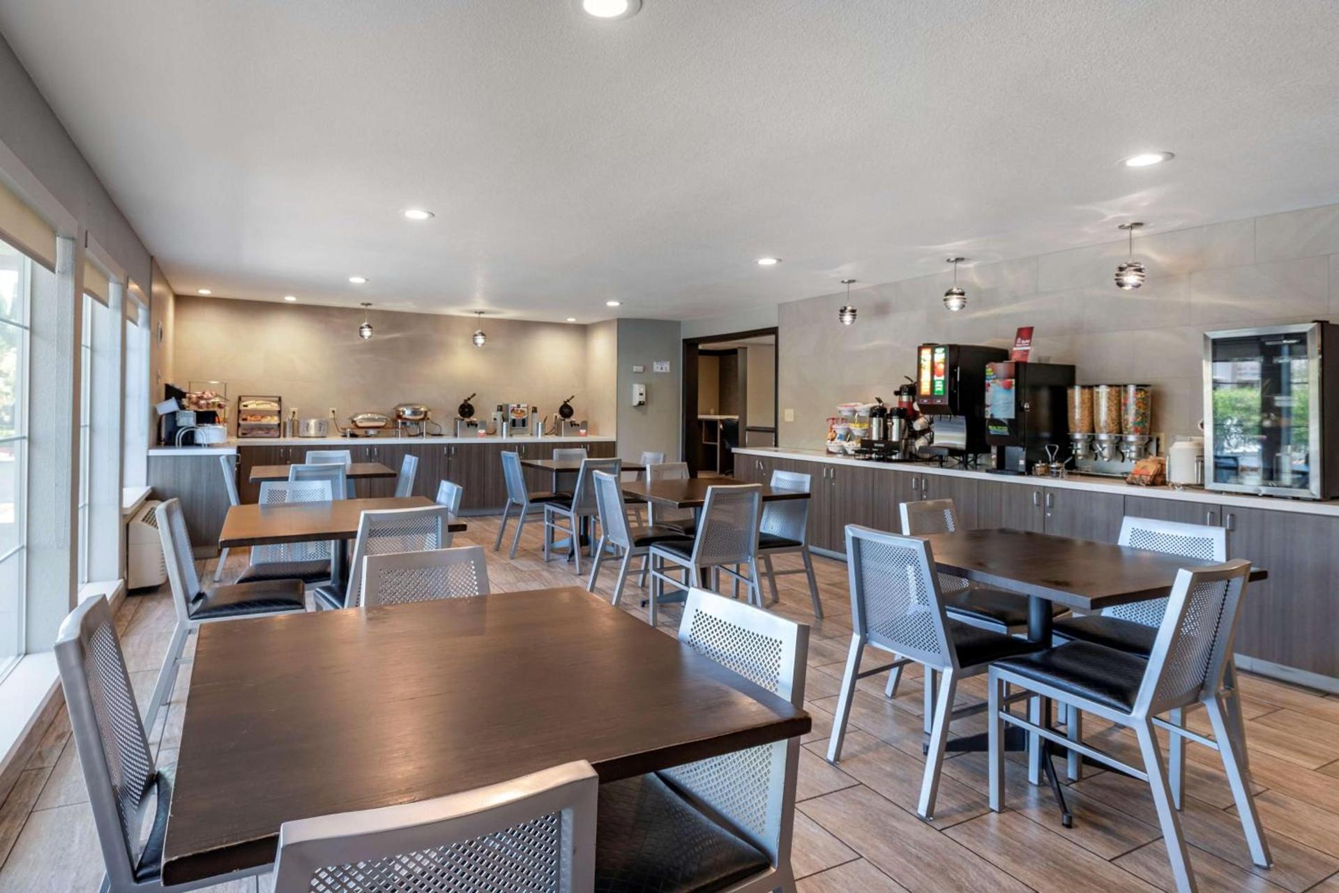 Best Western Plus Las Vegas West photo 6