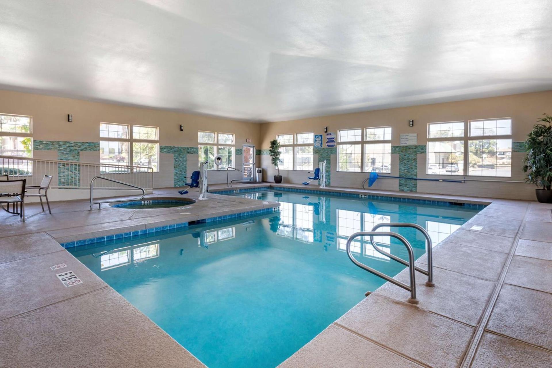 Best Western Plus Las Vegas West photo 11