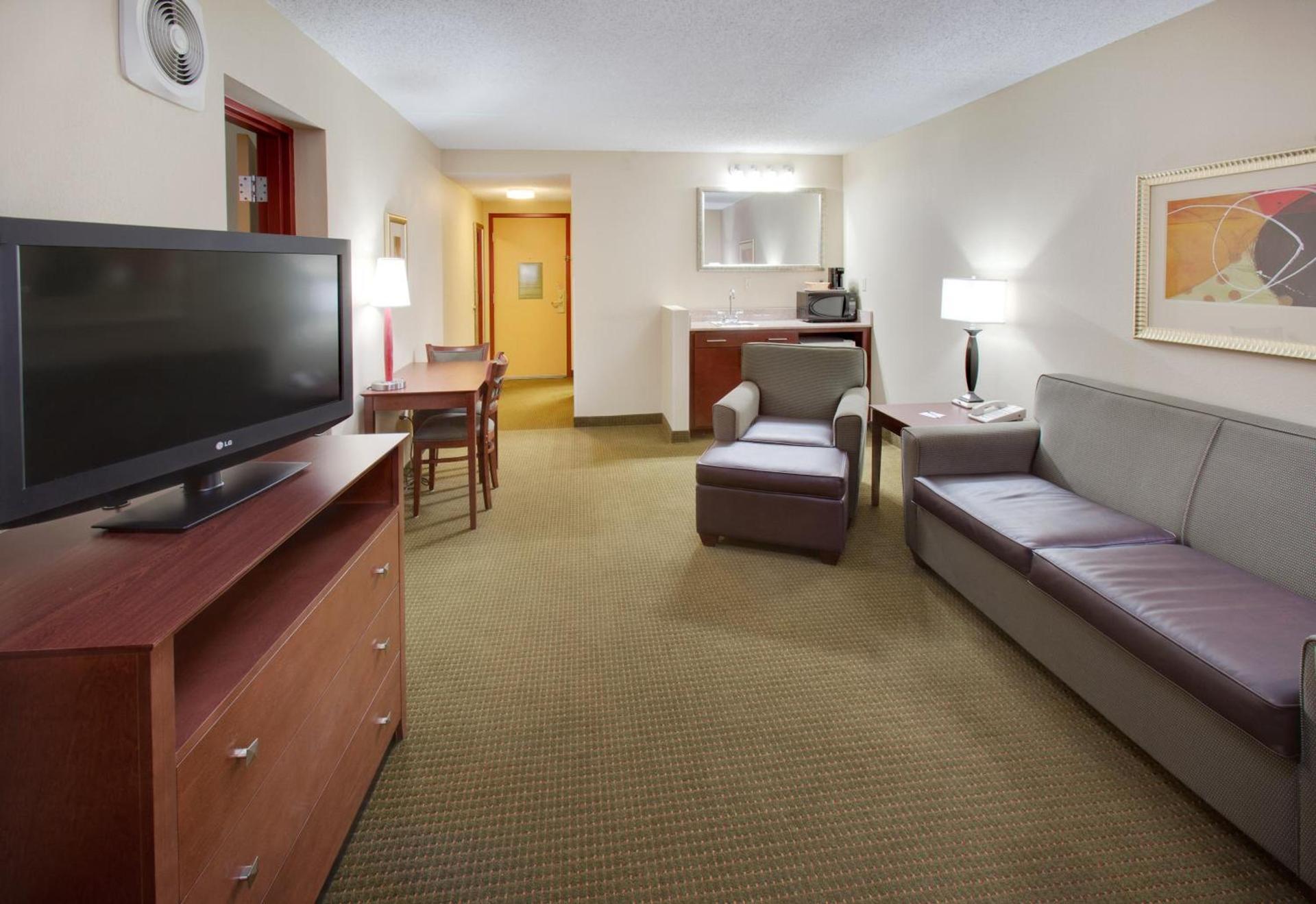 DoubleTree by Hilton Austin, MN photo 45