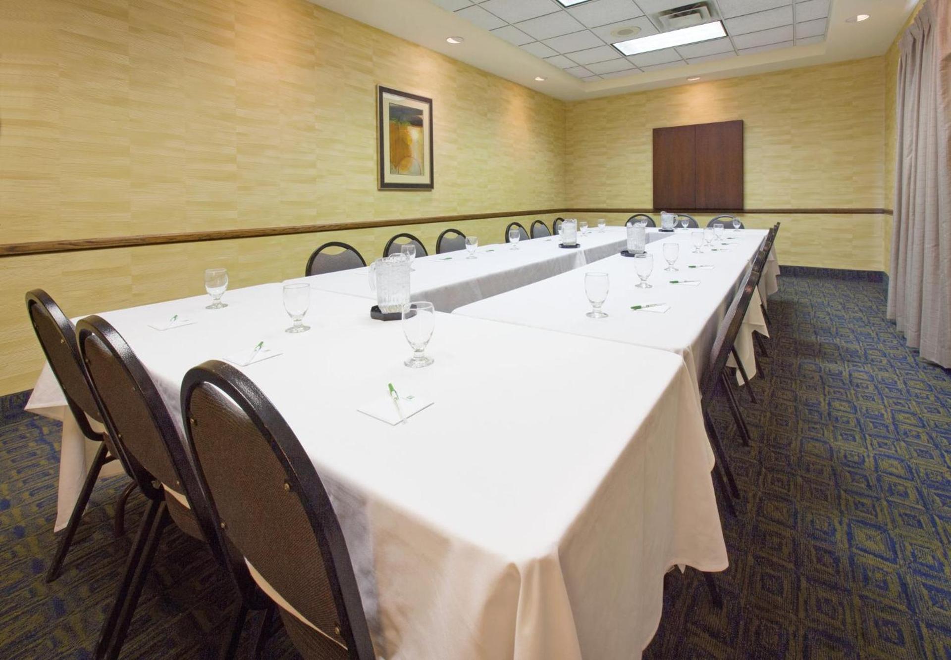 DoubleTree by Hilton Austin, MN photo 54