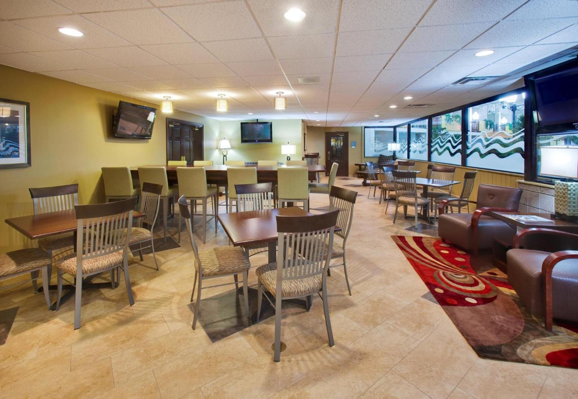 DoubleTree by Hilton Austin, MN photo 53