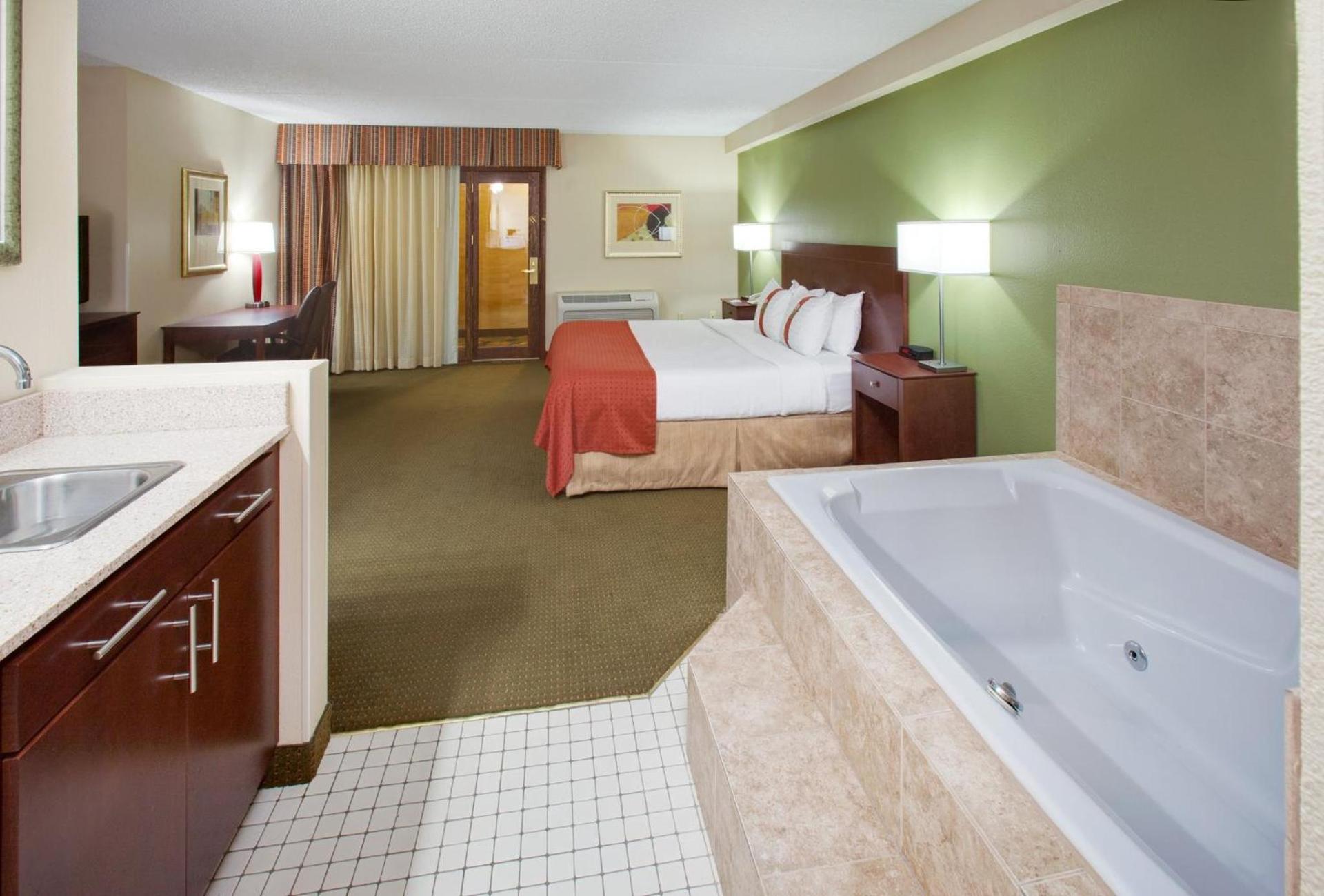 DoubleTree by Hilton Austin, MN photo 57