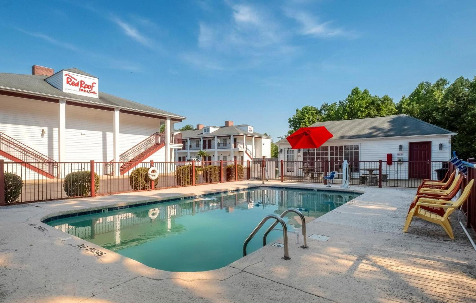 Red Roof Inn & Suites Wilson photo 12