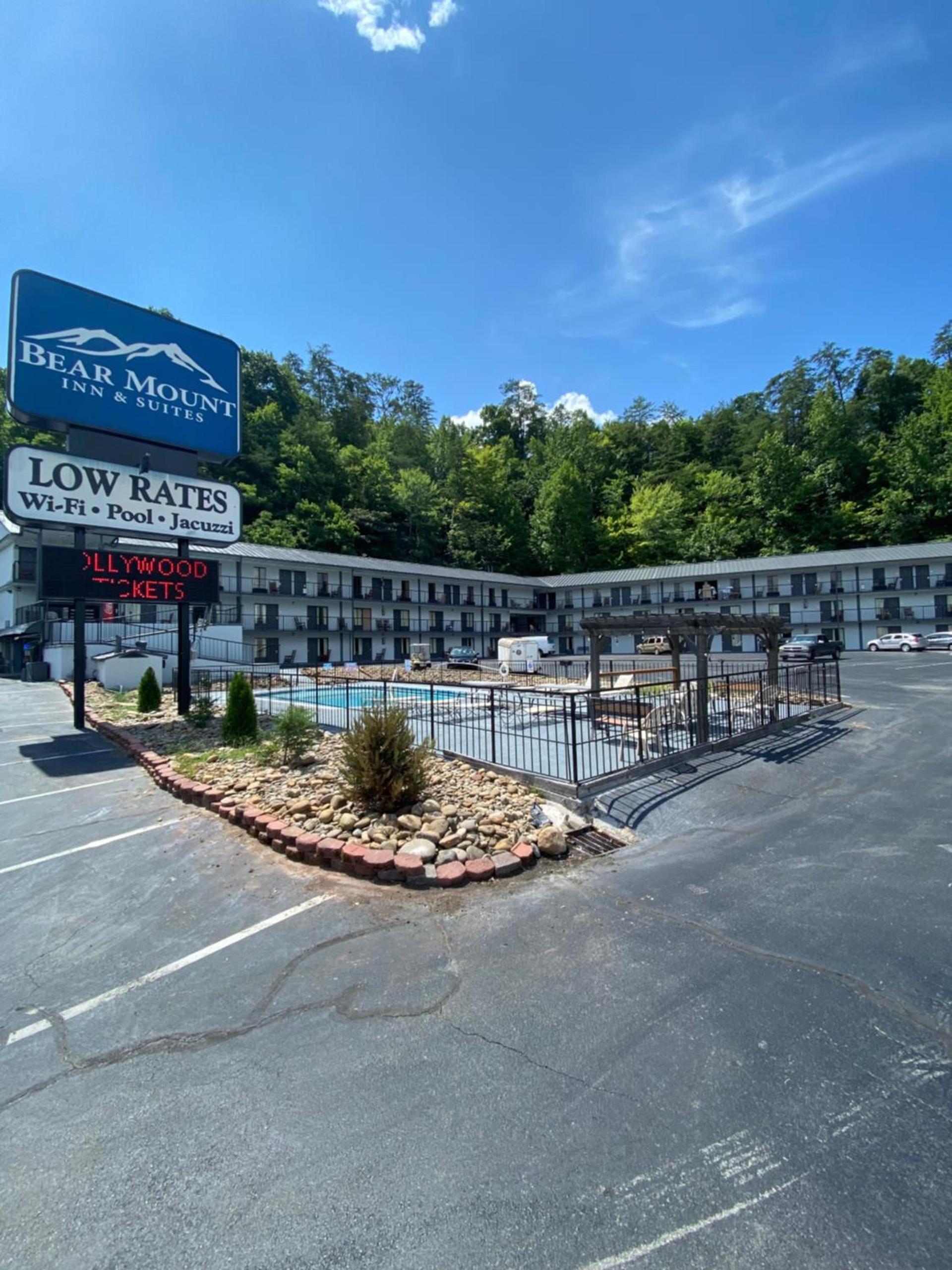 Bear Mount Inn & Suites photo 1