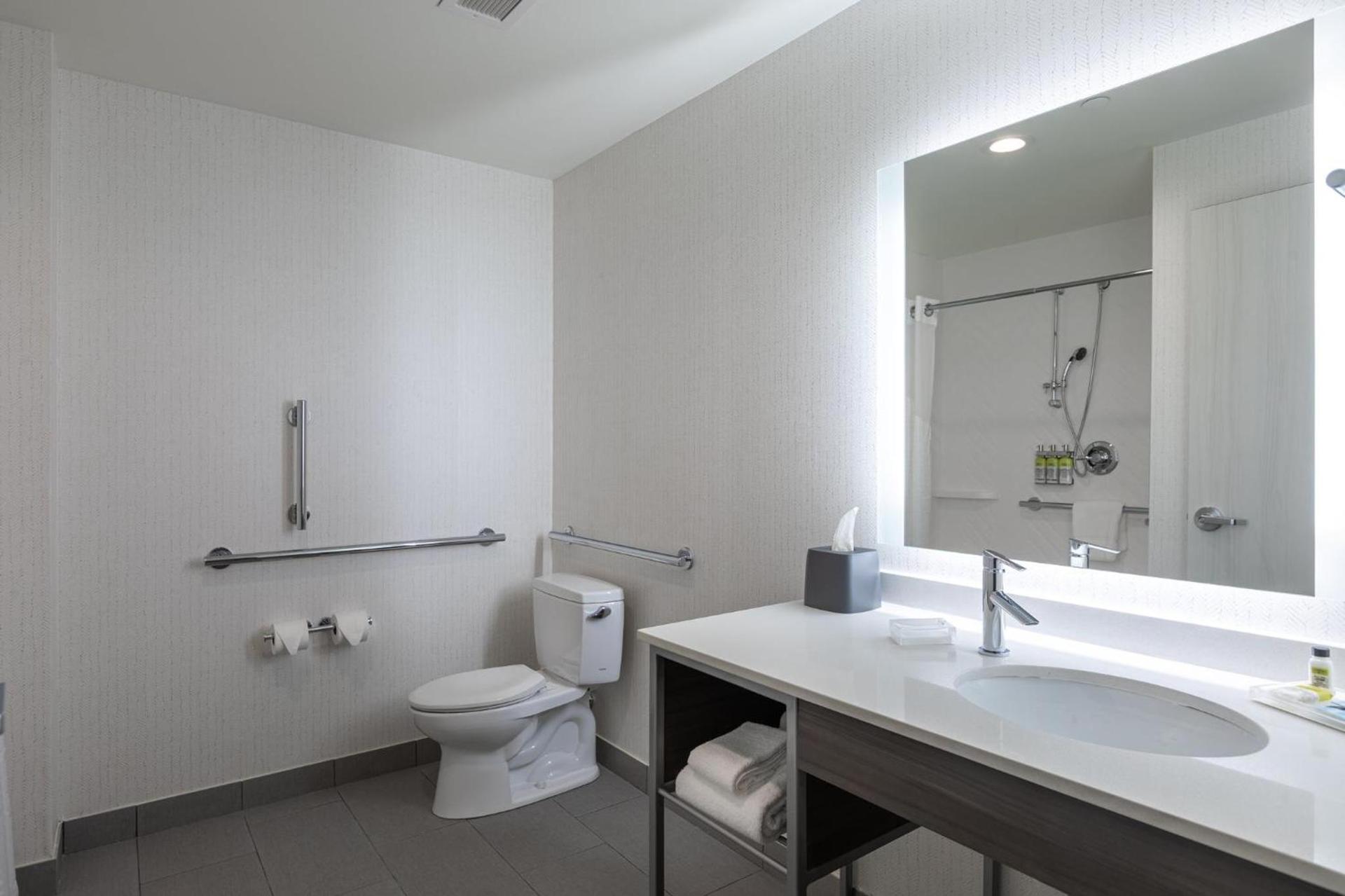 Holiday Inn Greenville - Woodruff Road by IHG photo 55